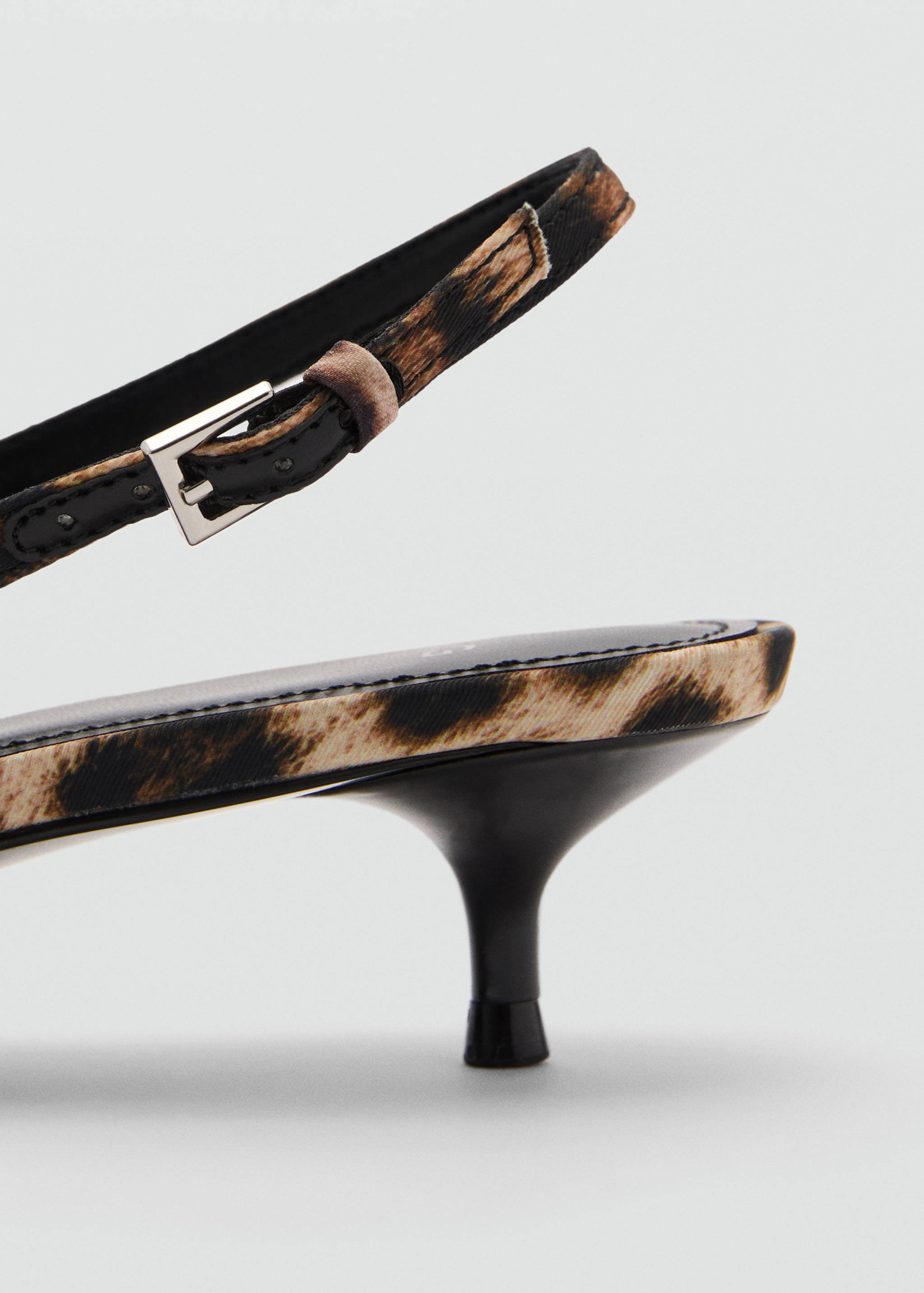 Leopard-print heeled shoes - Details of the article 1