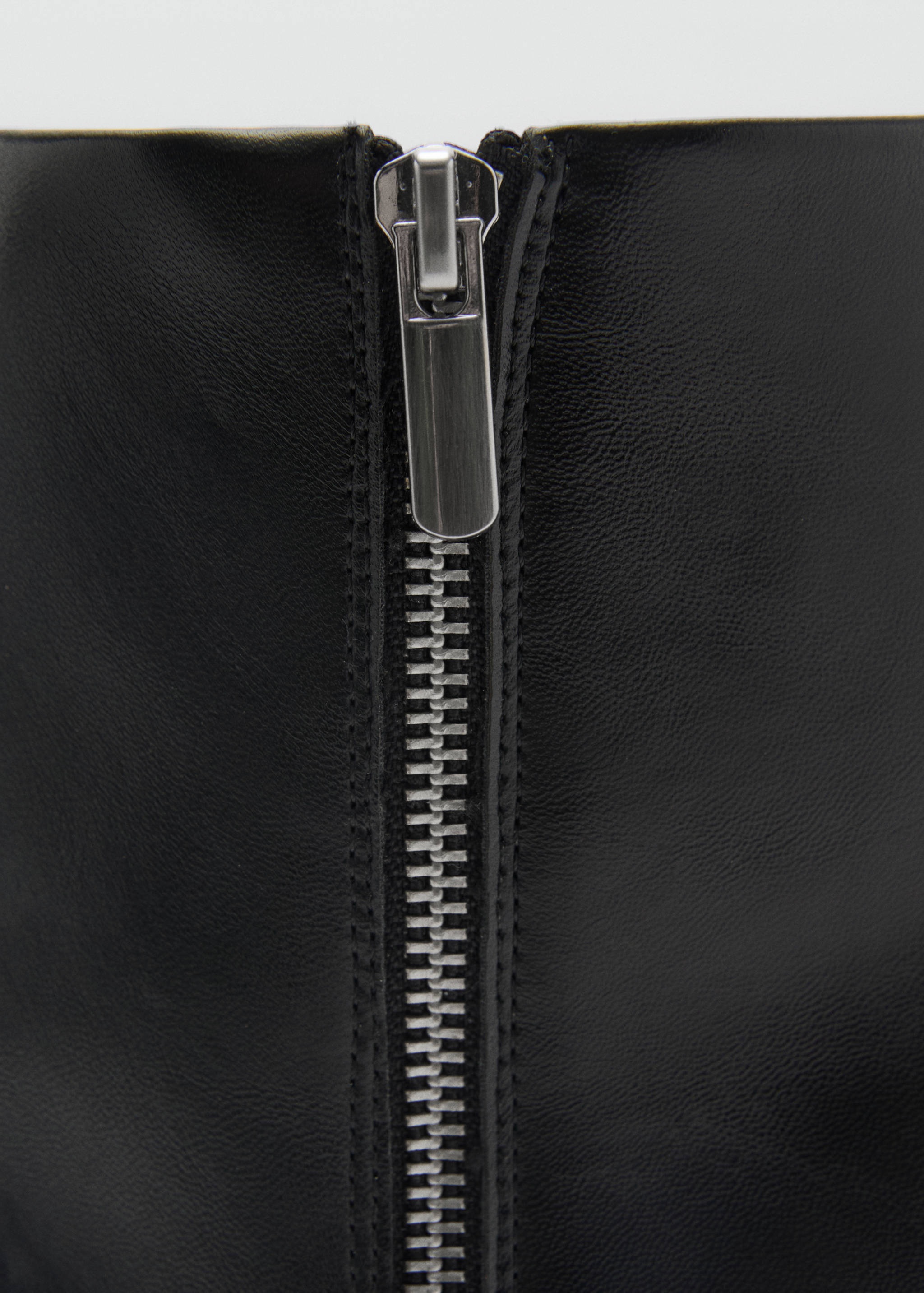 Enkellaars met puntneus en rits - Detail van het artikel 1