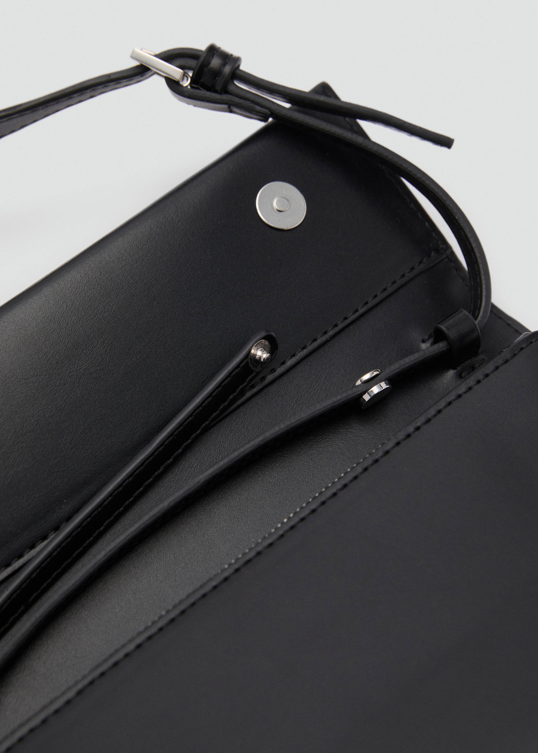 Shoulder bag with strap - Details of the article 2