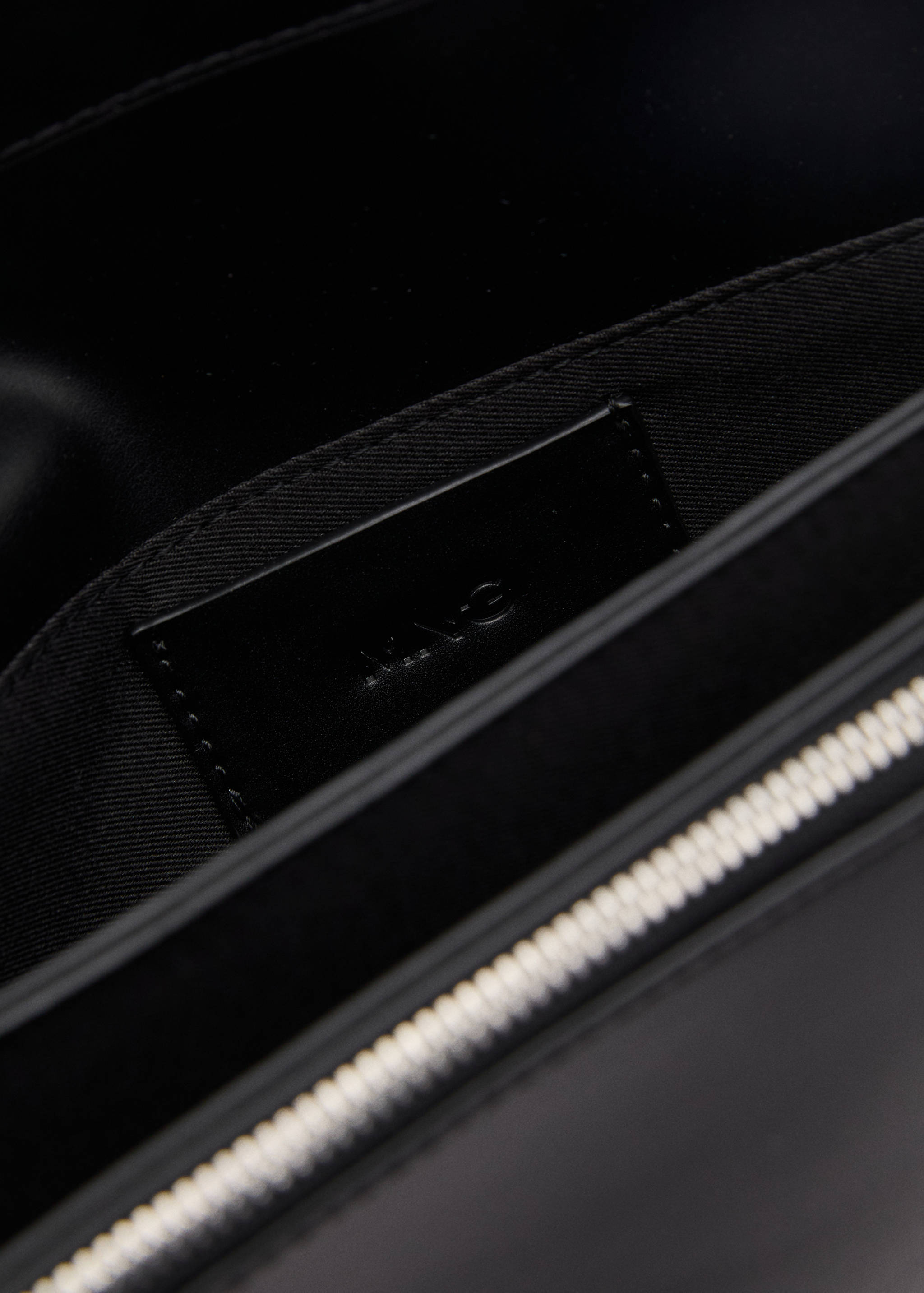 Shoulder bag with strap - Details of the article 4