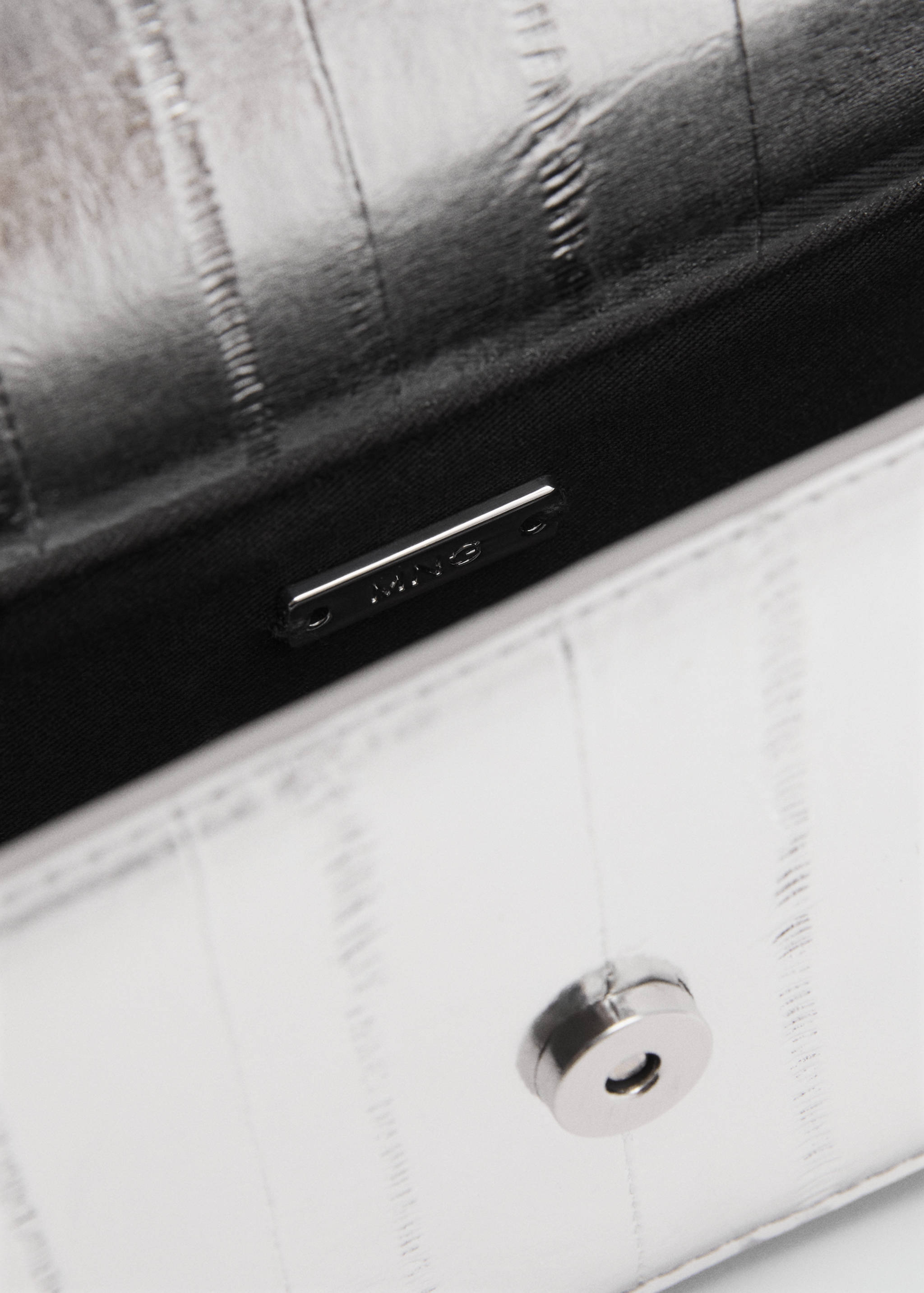 Bolso efecto piel textura - Detalle del artículo 1