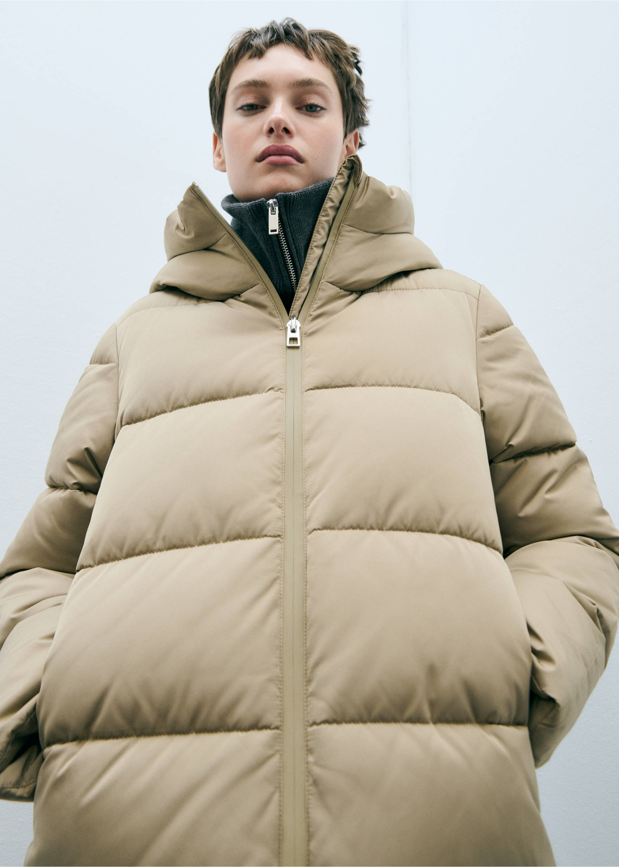 Midi quilted anorak with hood - Details of the article 3, Beige. Ref: 87050306-00.