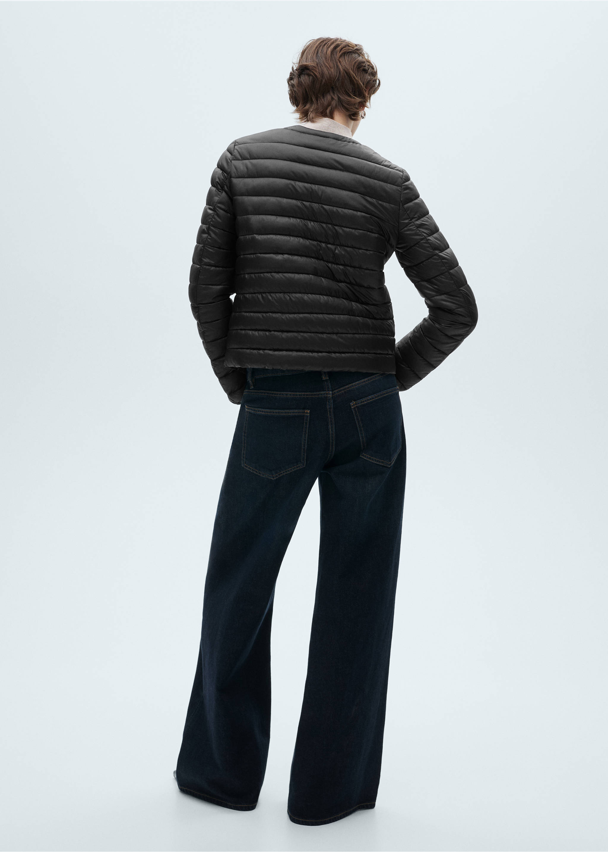 Short padded anorak with pockets - Reverse of the article, Black. Ref: 87050349-00.