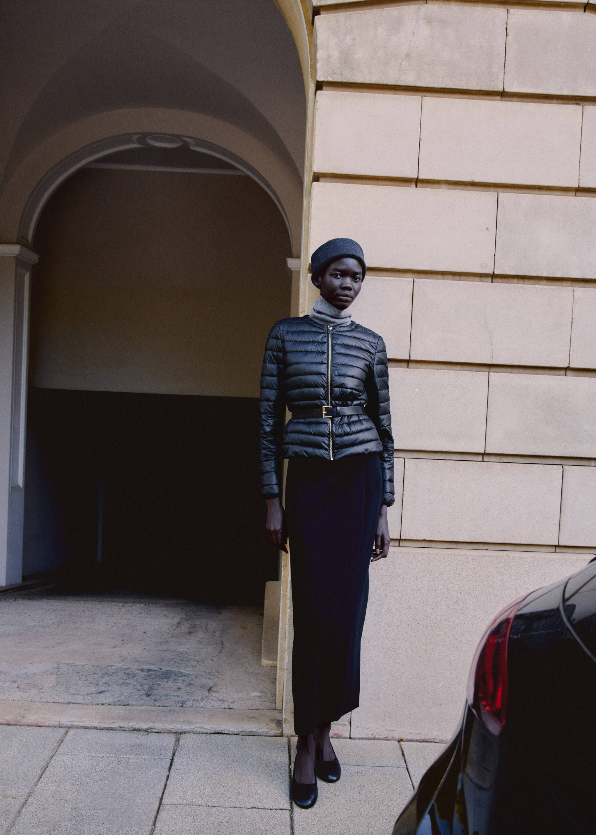 Short padded anorak with pockets - Details of the article 6