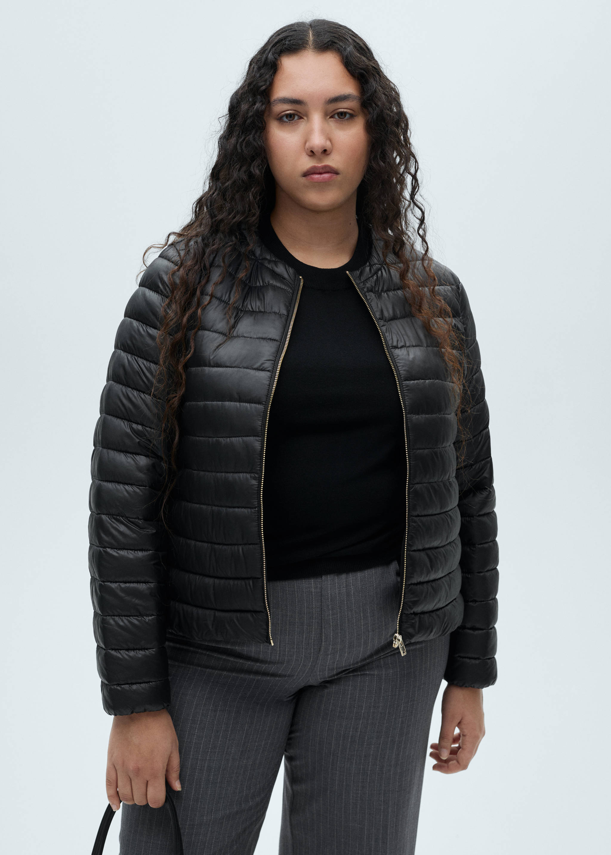 Short padded anorak with pockets - Details of the article 5