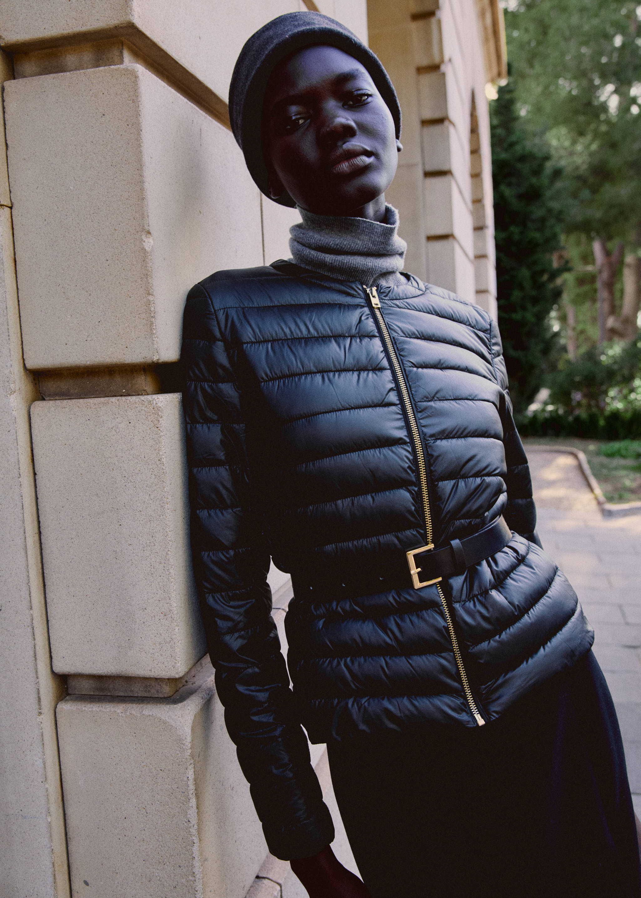 Short padded anorak with pockets - Details of the article 6