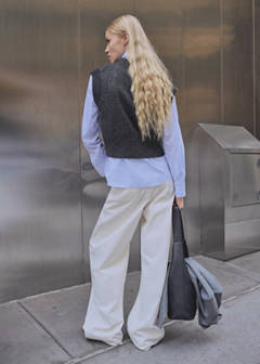 V-neck knitted gilet — Medium Heather Grey 3