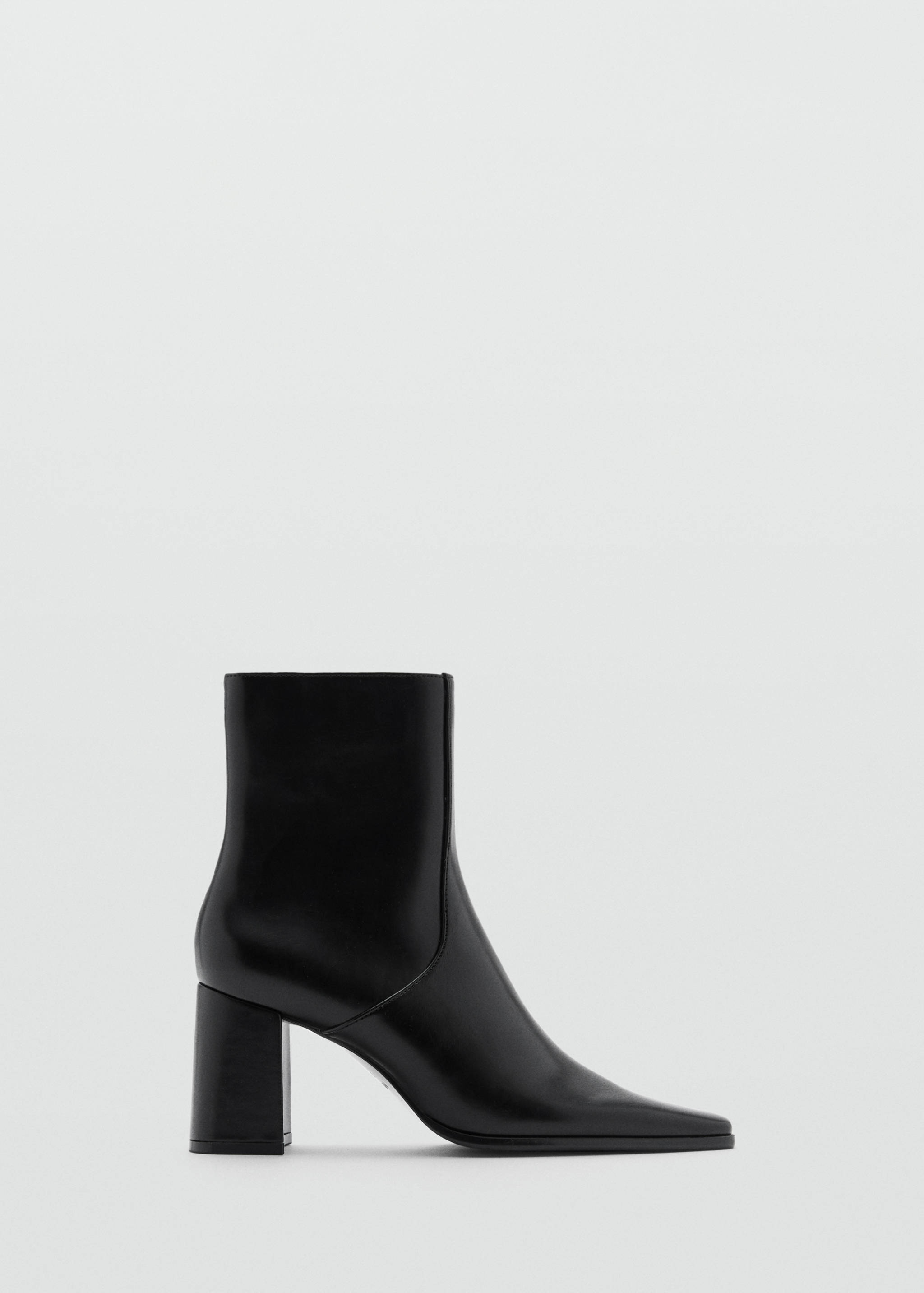 Ankle boots with block heel - Article without model
