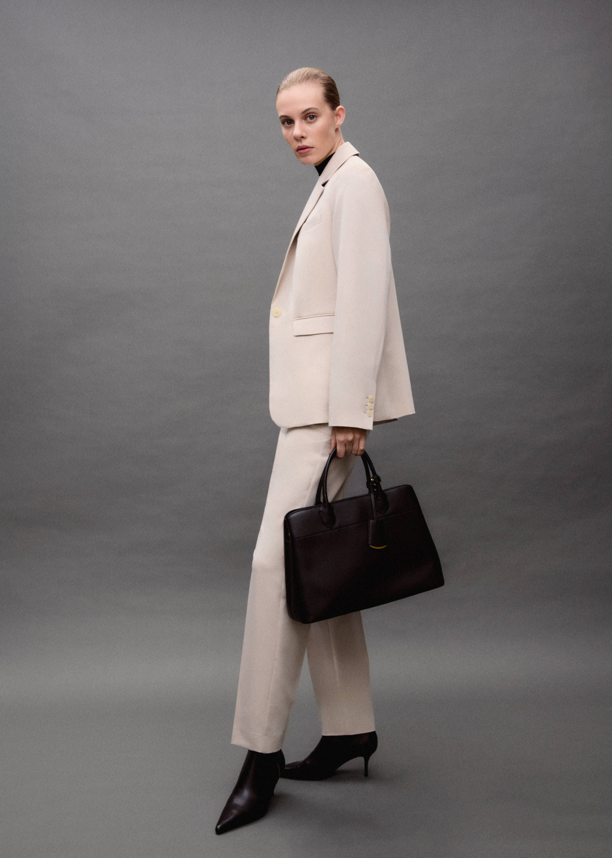 Straight suit trousers - Details of the article 6