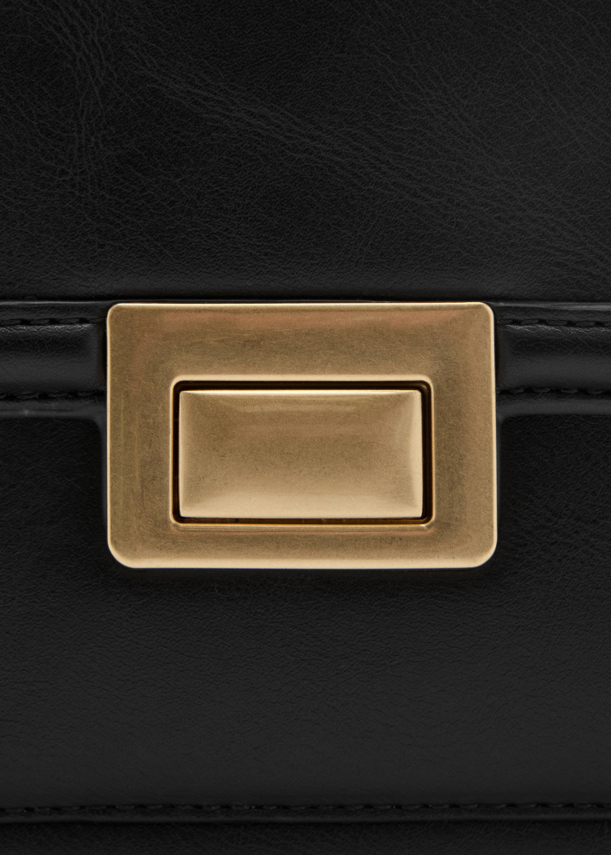Crossbody bag with flap - Details of the article 3