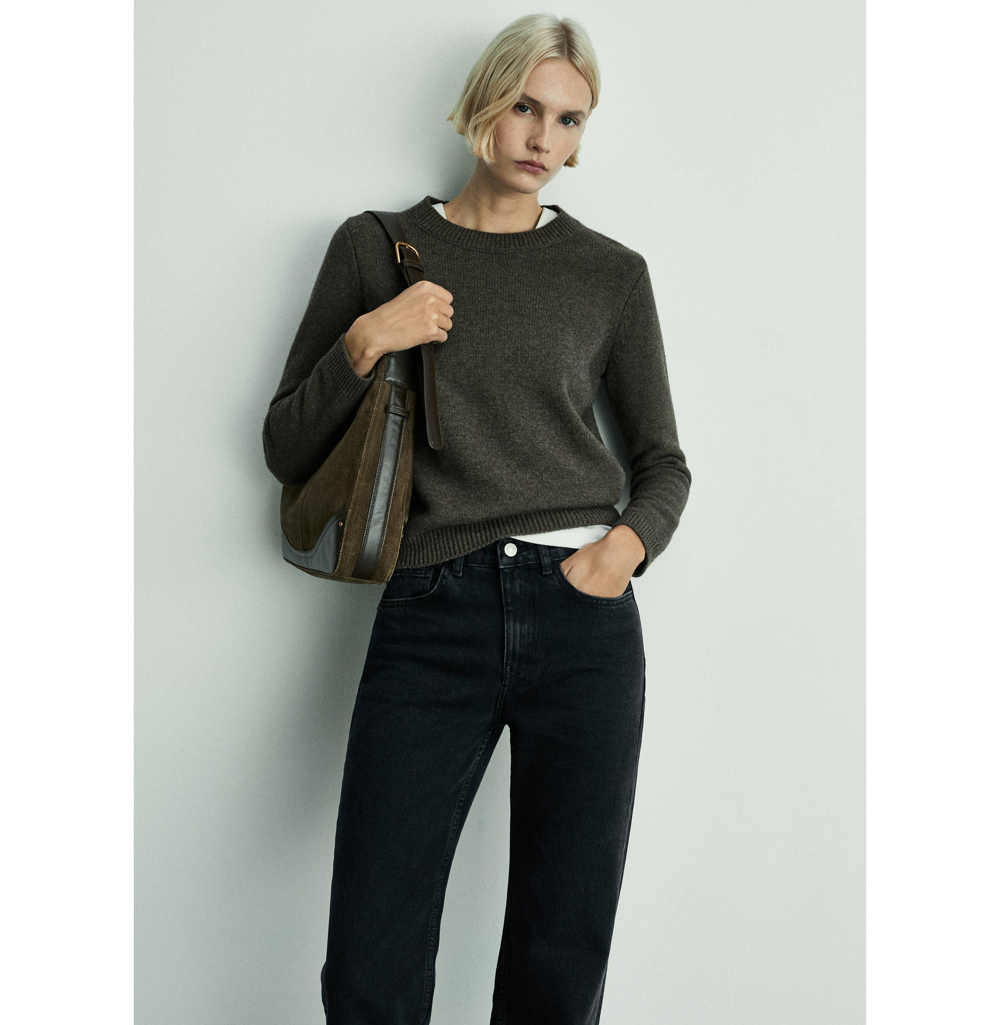 100% split leather bag with buckle - Details of the article 8