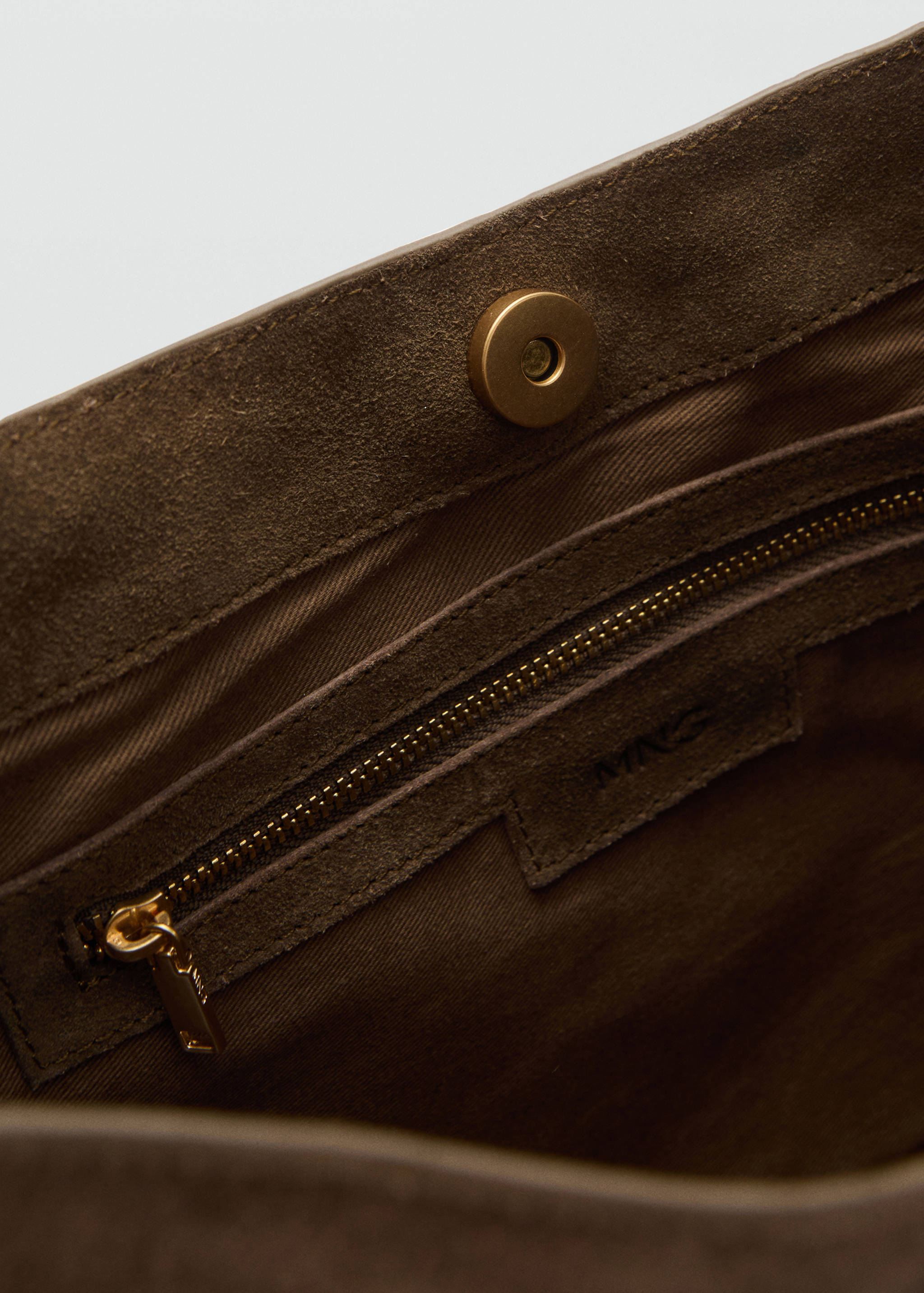 100% split leather bag with buckle - Details of the article 3
