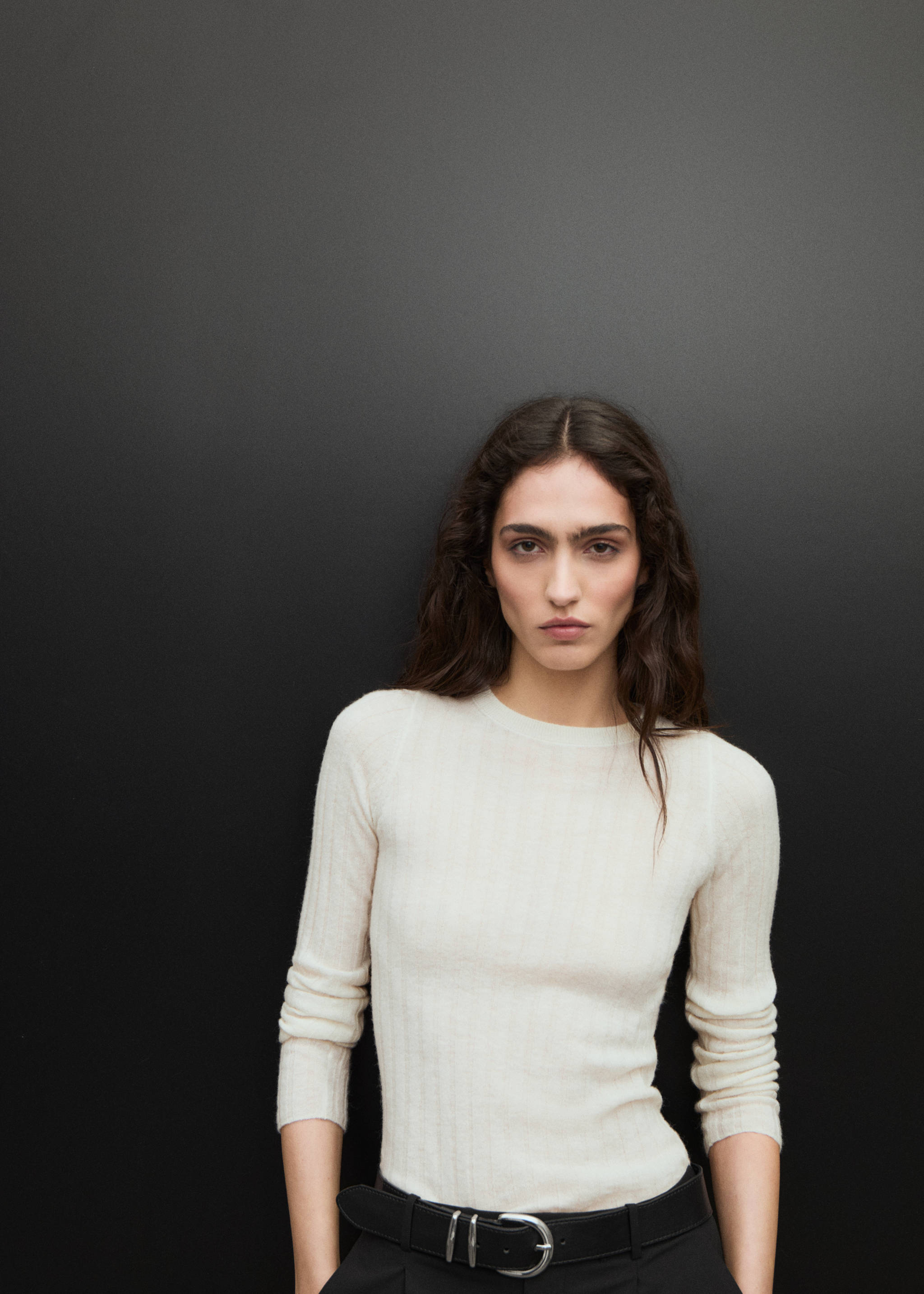 Ribbed round-neck sweater - Details of the article 7