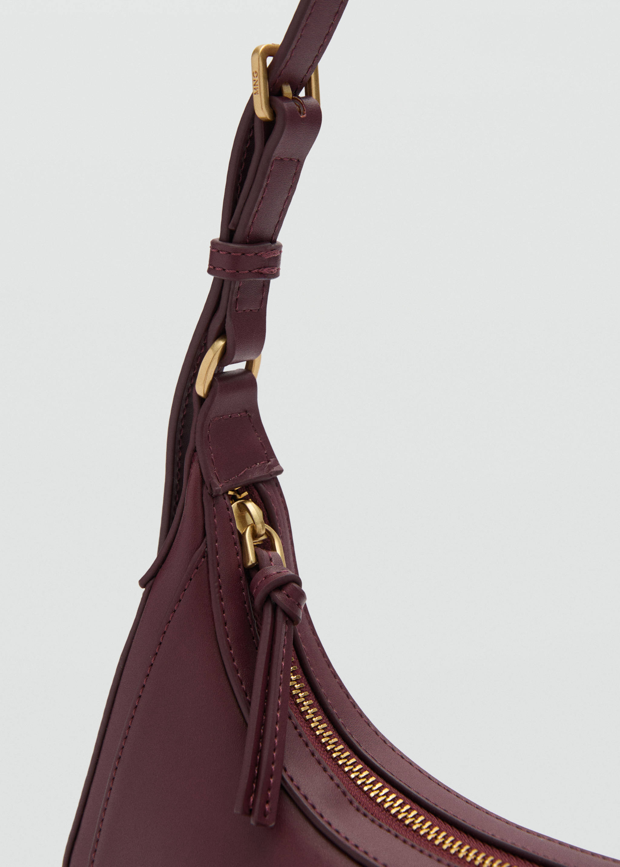 Oval shoulder bag - Details of the article 2