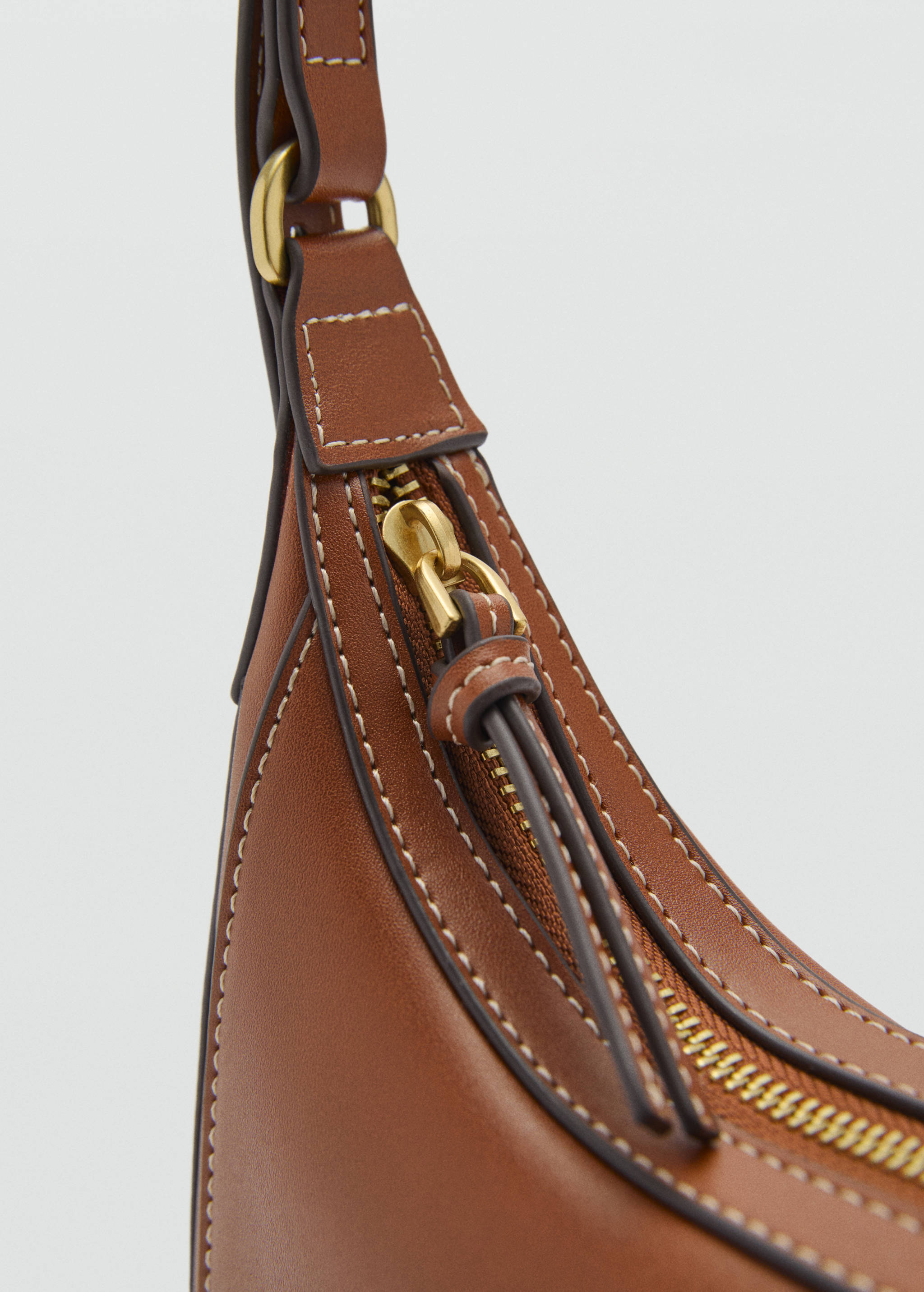 Oval shoulder bag - Details of the article 3