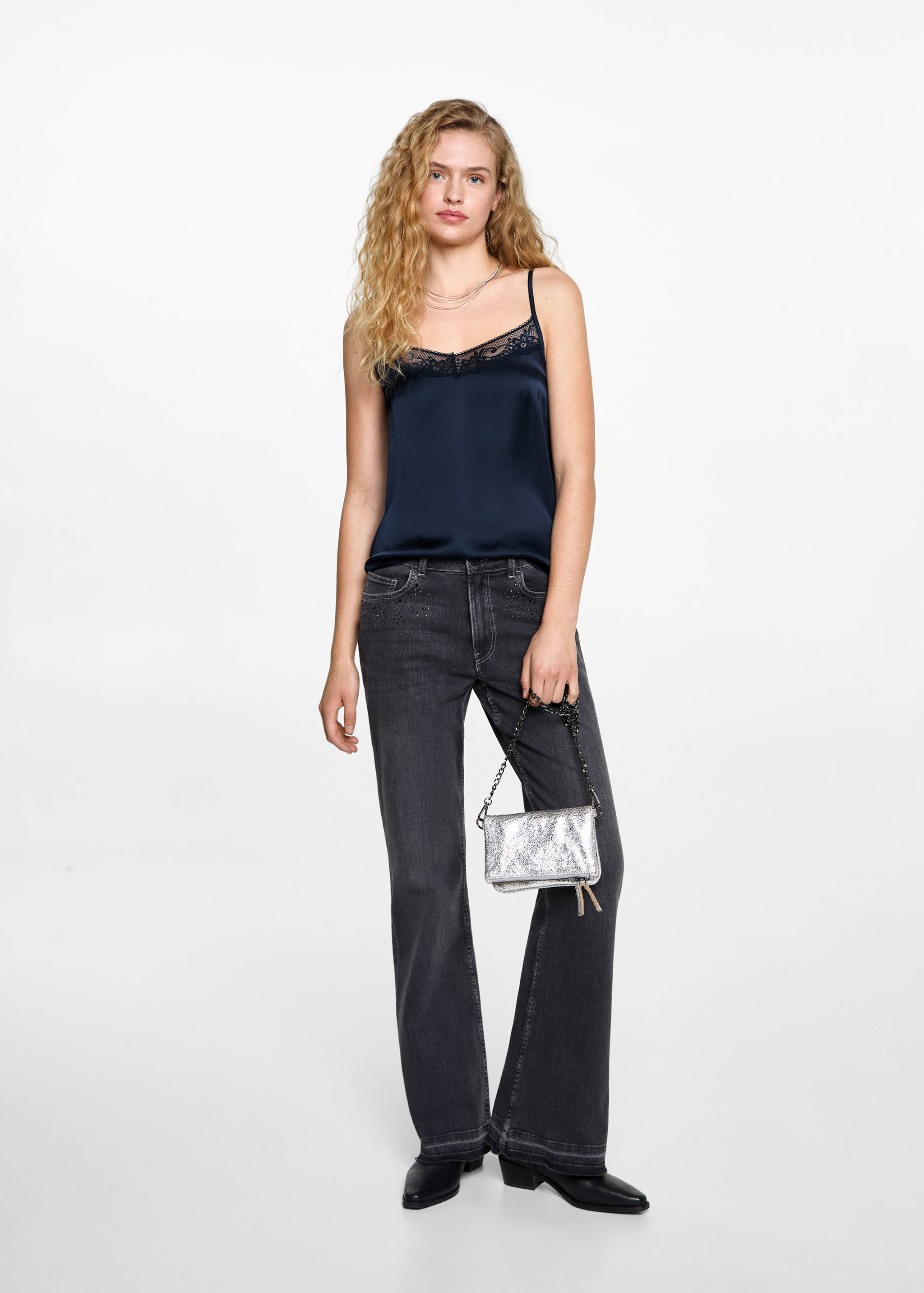 Openwork detail top - General plane