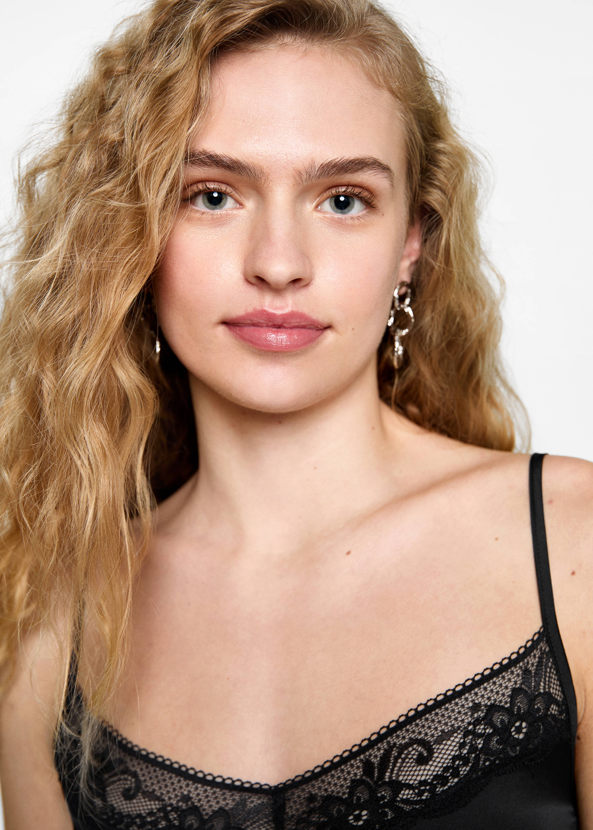 Openwork detail top - Details of the article 1