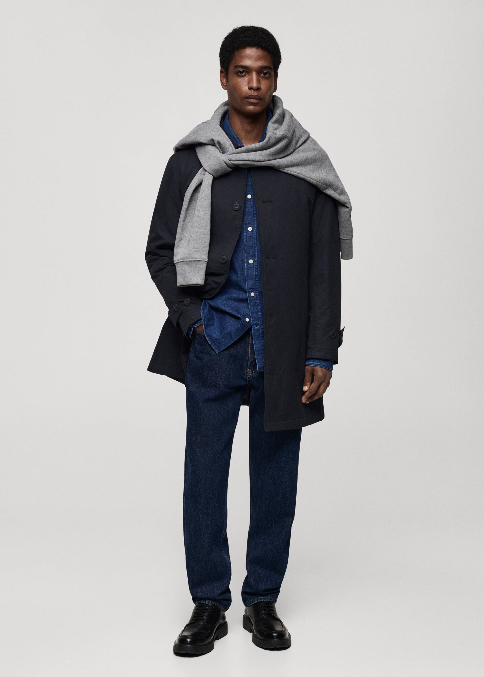 Quilted water-repellent trench coat - General plane