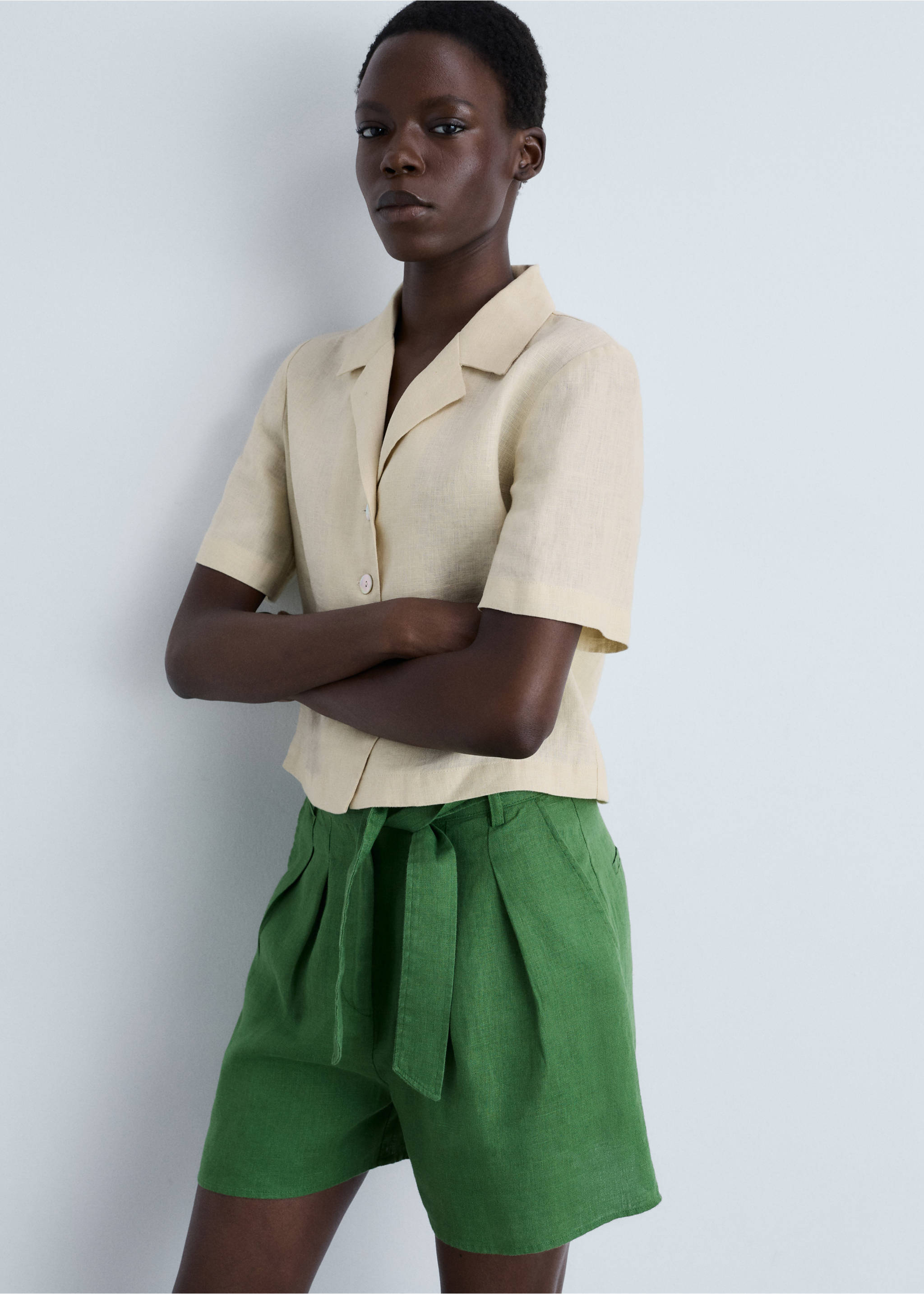 Short sleeve linen-blend shirt - Details of the article 2, Beige. Ref: 87050591-00.