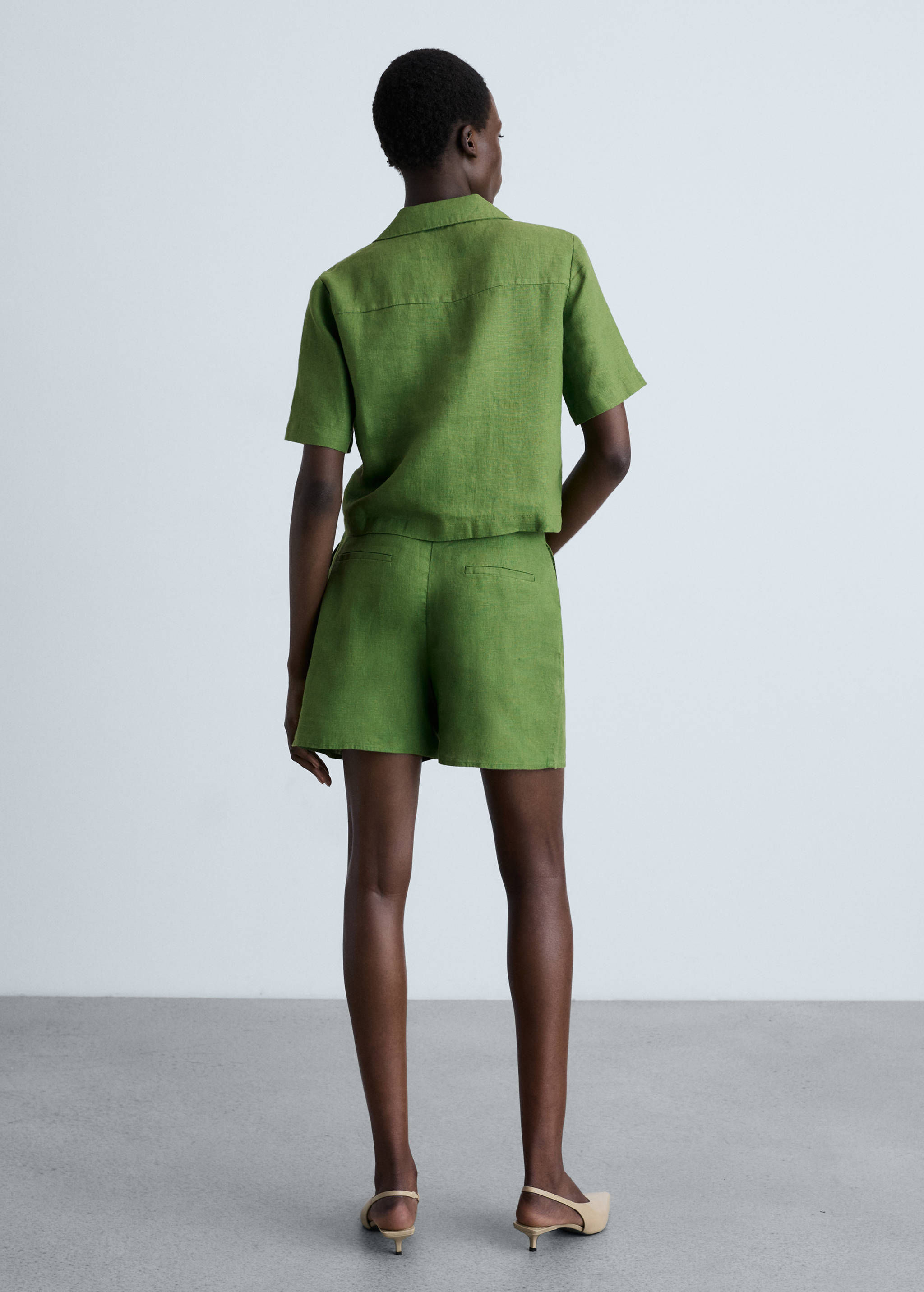 Short sleeve linen-blend shirt - Reverse of the article