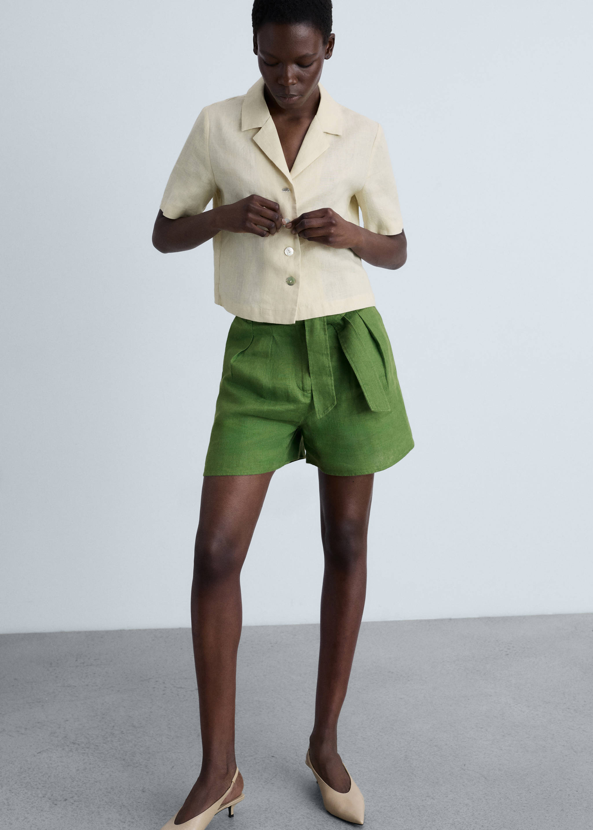 Short sleeve linen-blend shirt - Details of the article 2