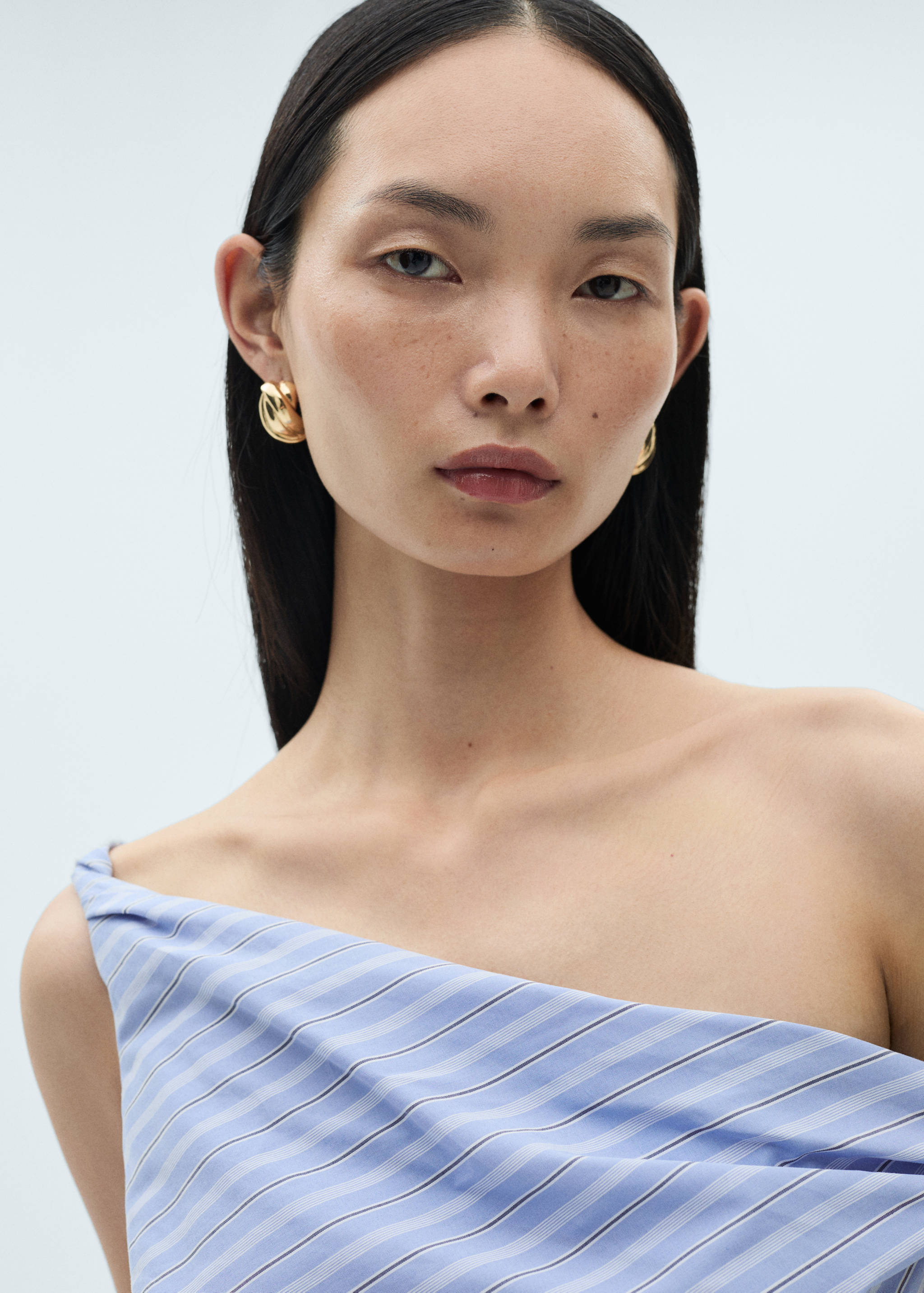 Striped draped asymmetric top - Details of the article 1