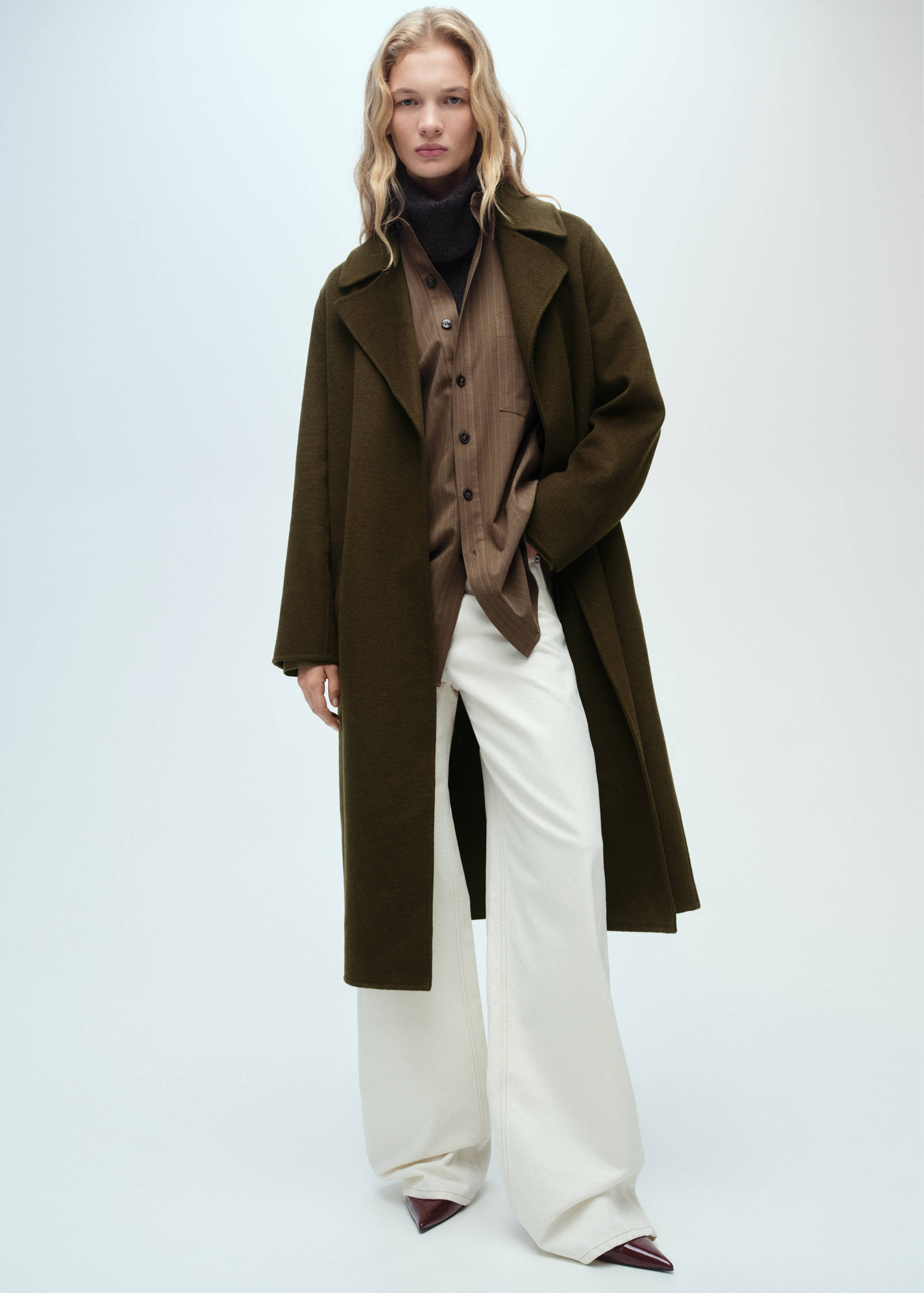 Handmade long coat with belt - General plane