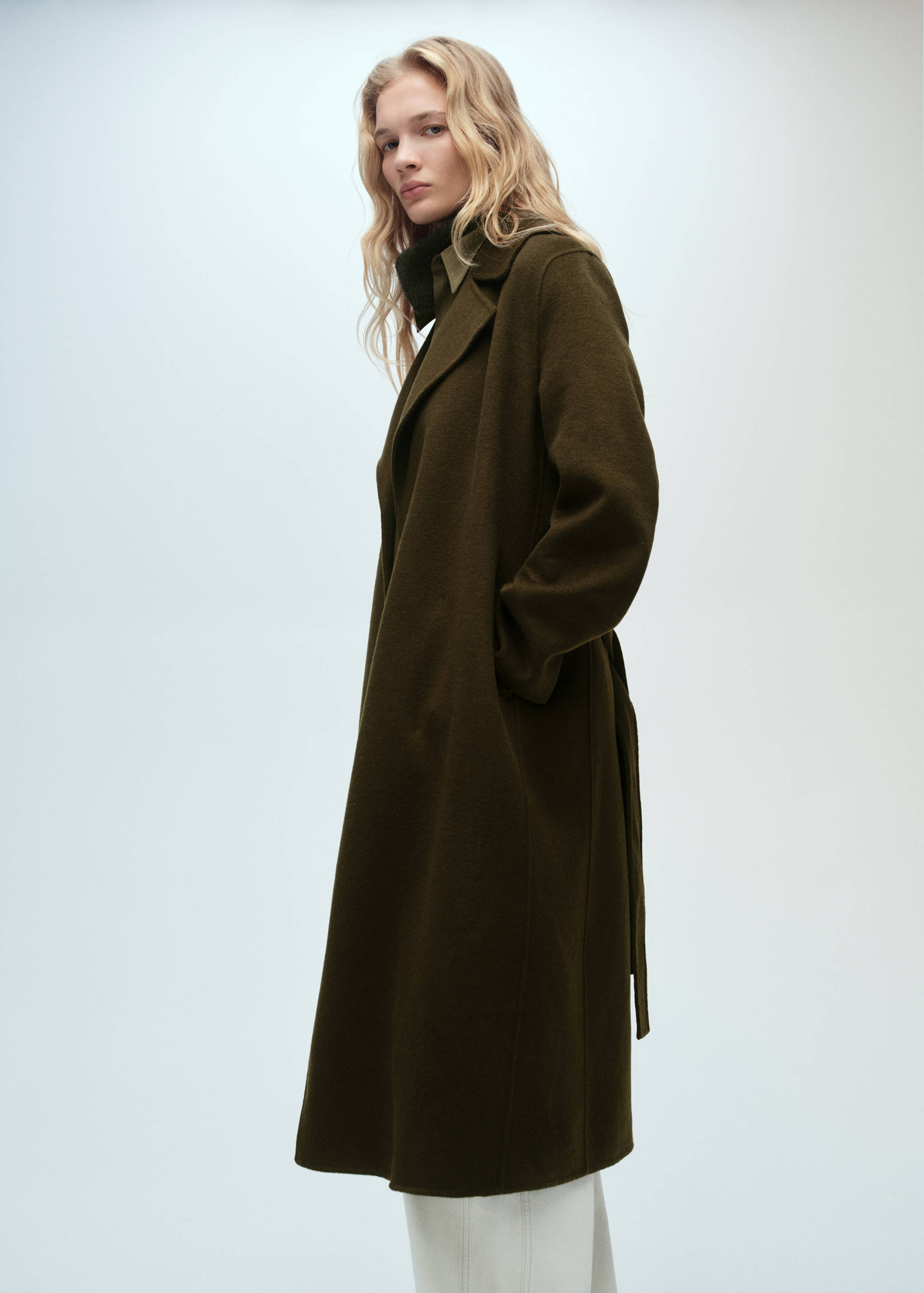 Handmade long coat with belt - Details of the article 2
