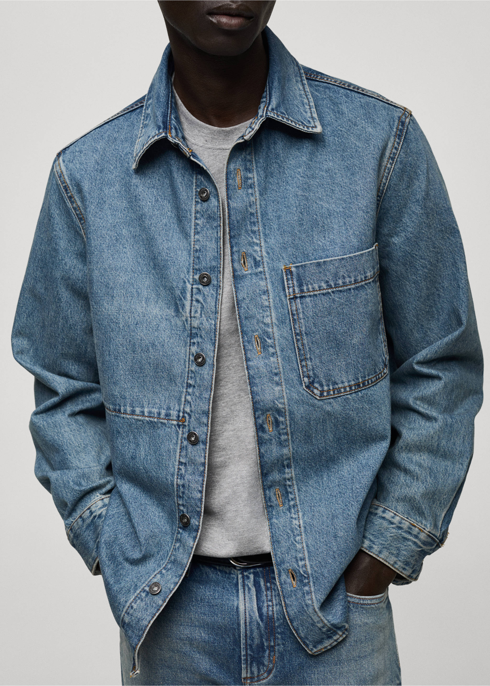 Pocket denim overshirt - Details of the article 3, Medium Blue. Ref: 87050619-00.
