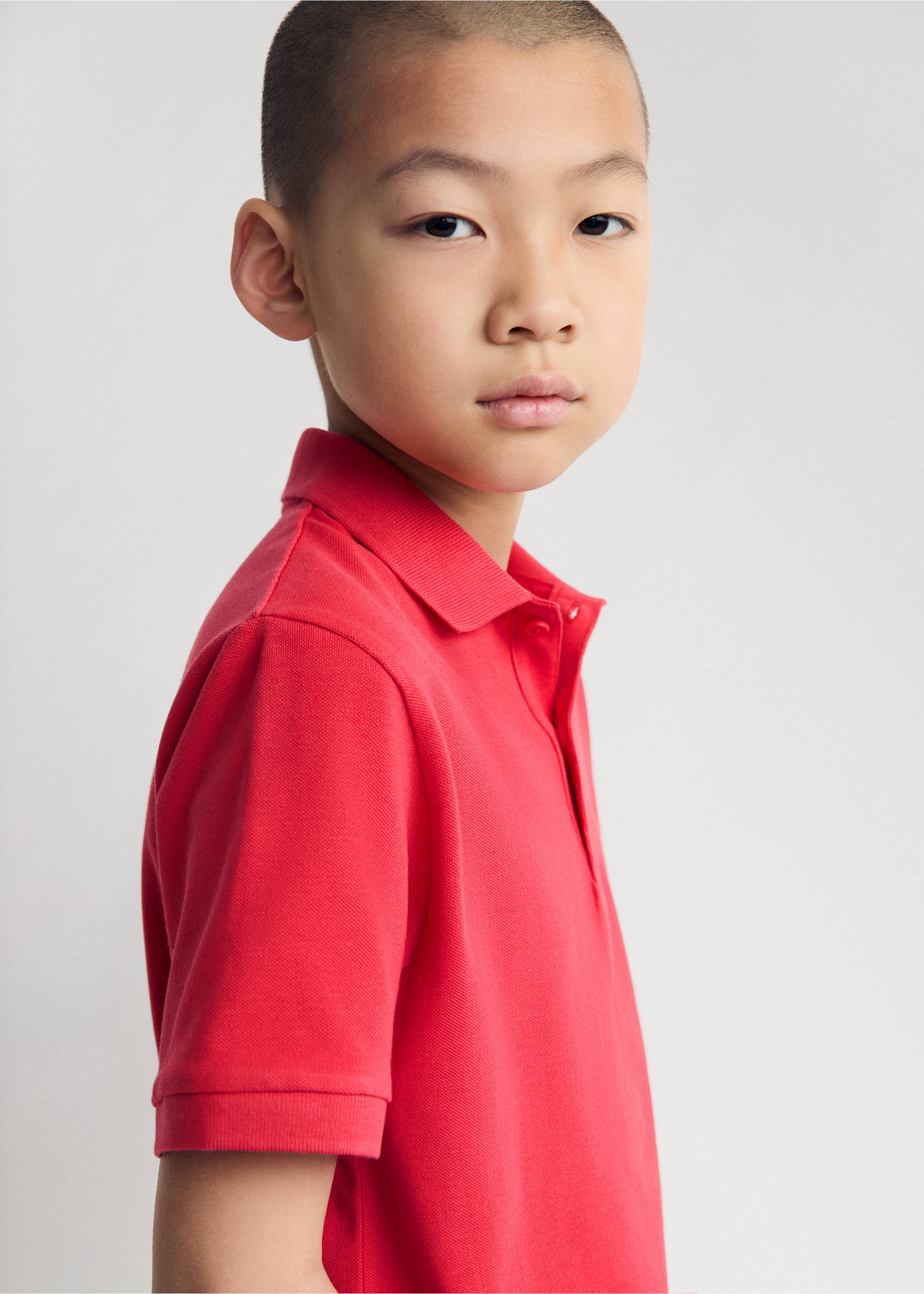 Short-sleeved cotton polo shirt - Details of the article 1, Red. Ref: 87050630-00.