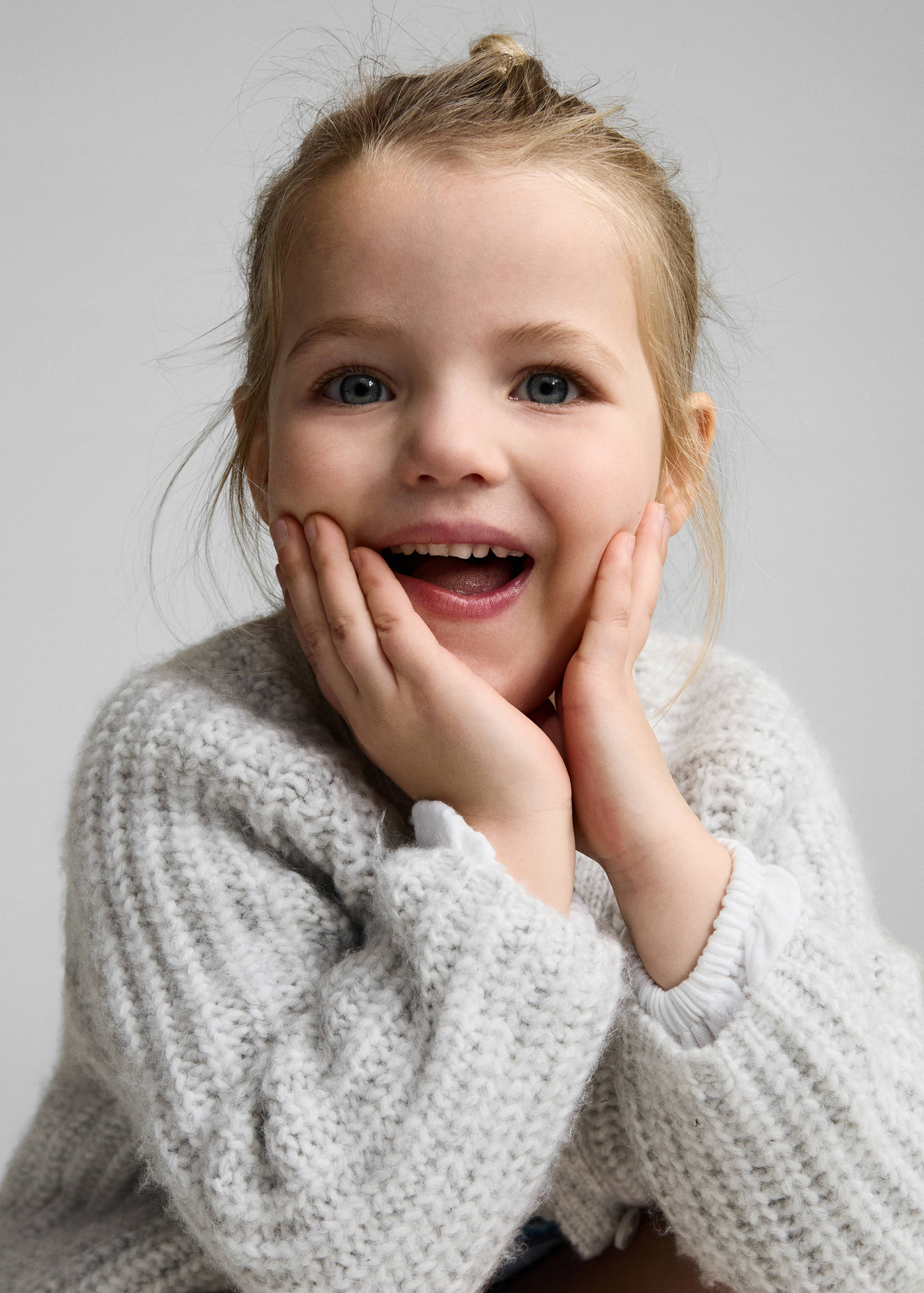 Cardigan de malha com botões - Pormenor do artigo 1