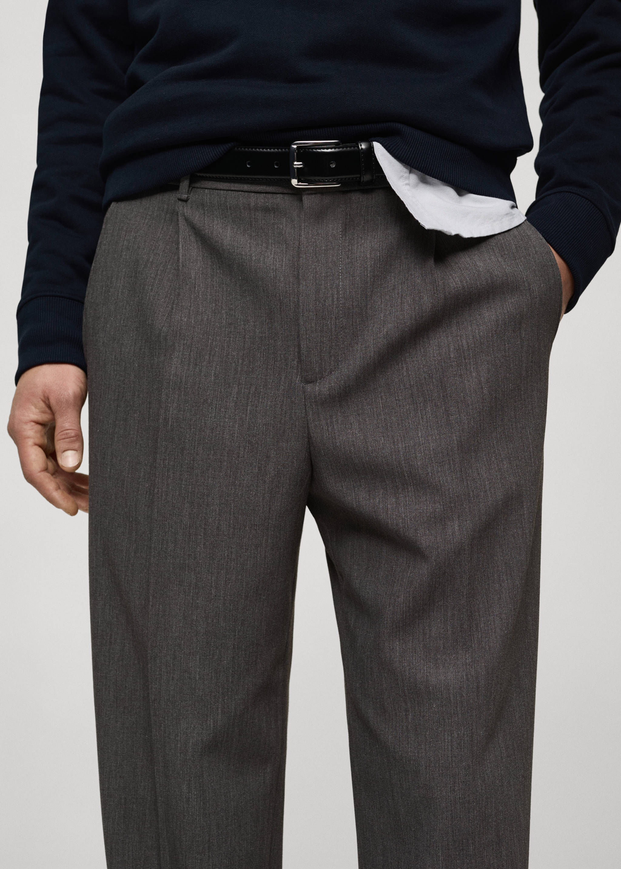 Straight-fit pleated trousers - Details of the article 1