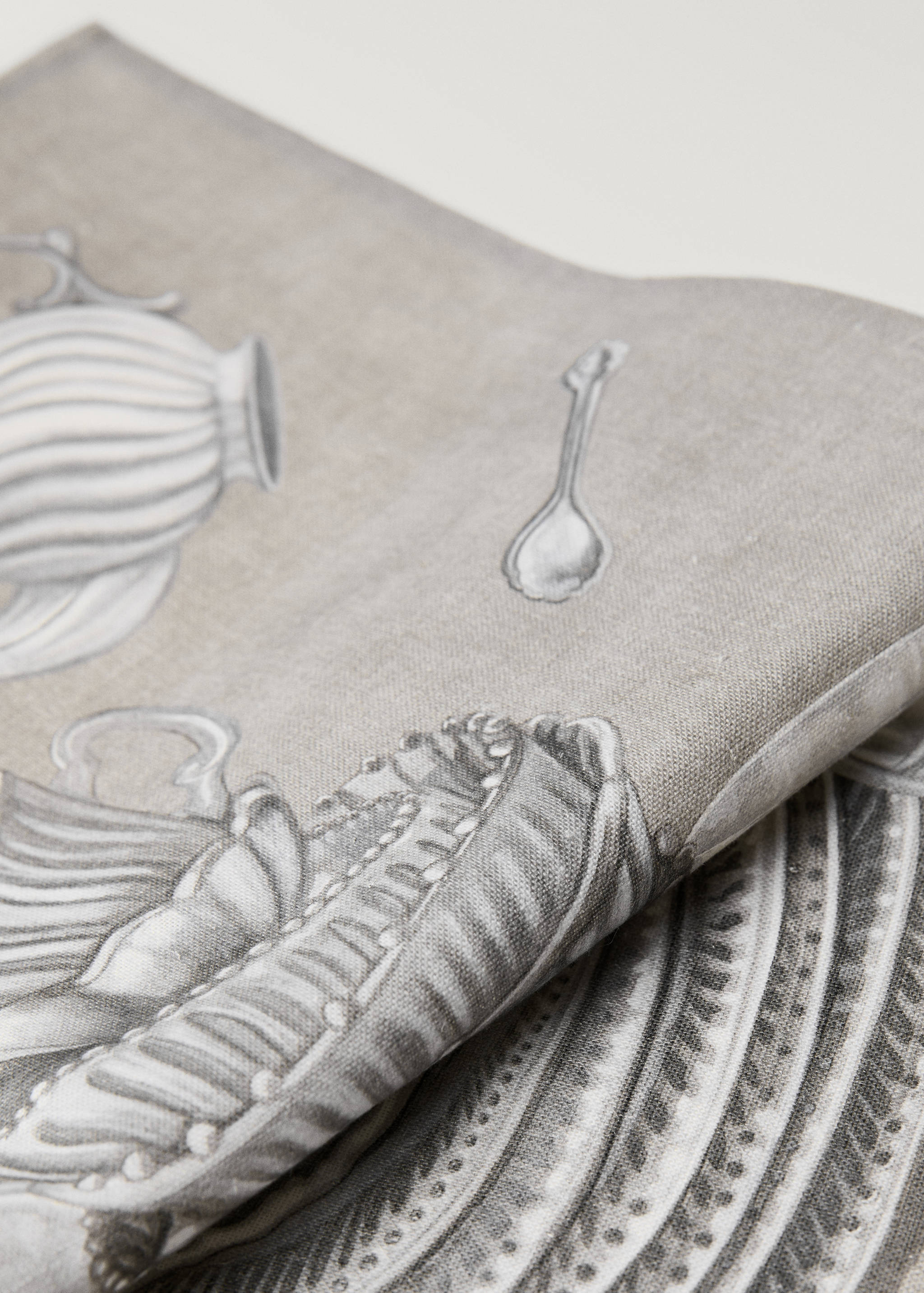 Cotton linen dish cloth with crockery print - Details of the article 2