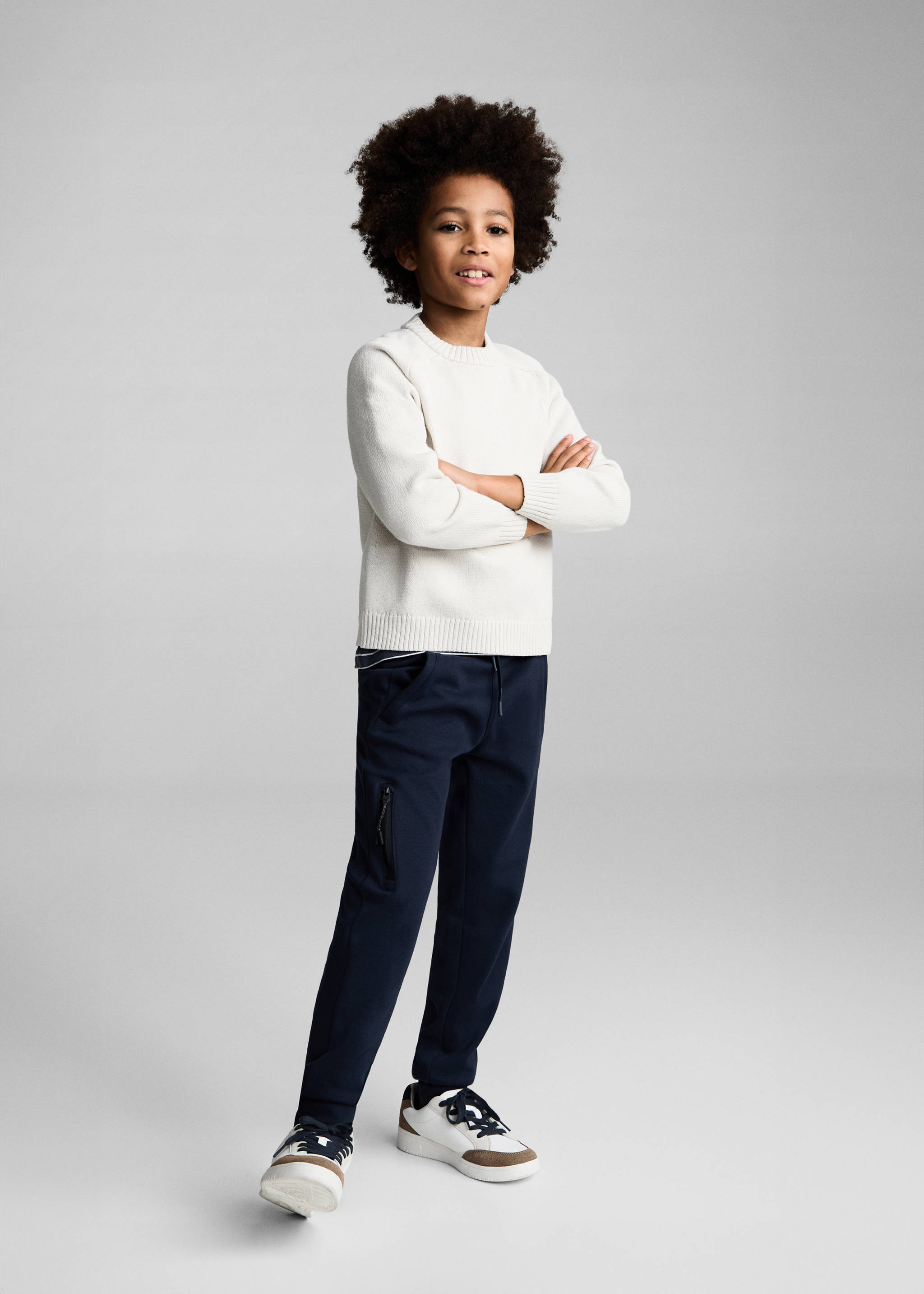 Jogger pants with elastic waist - General plane