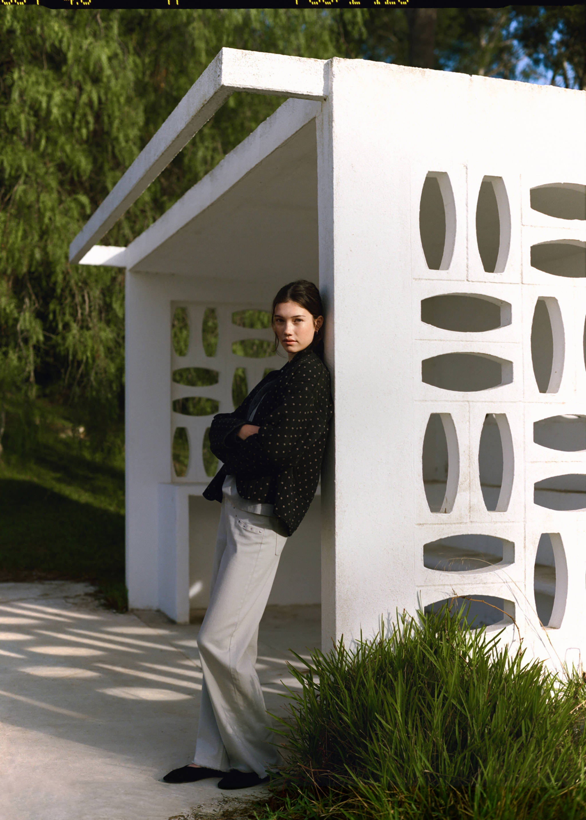 Calças de ganga straight com tachas - Pormenor do artigo 5