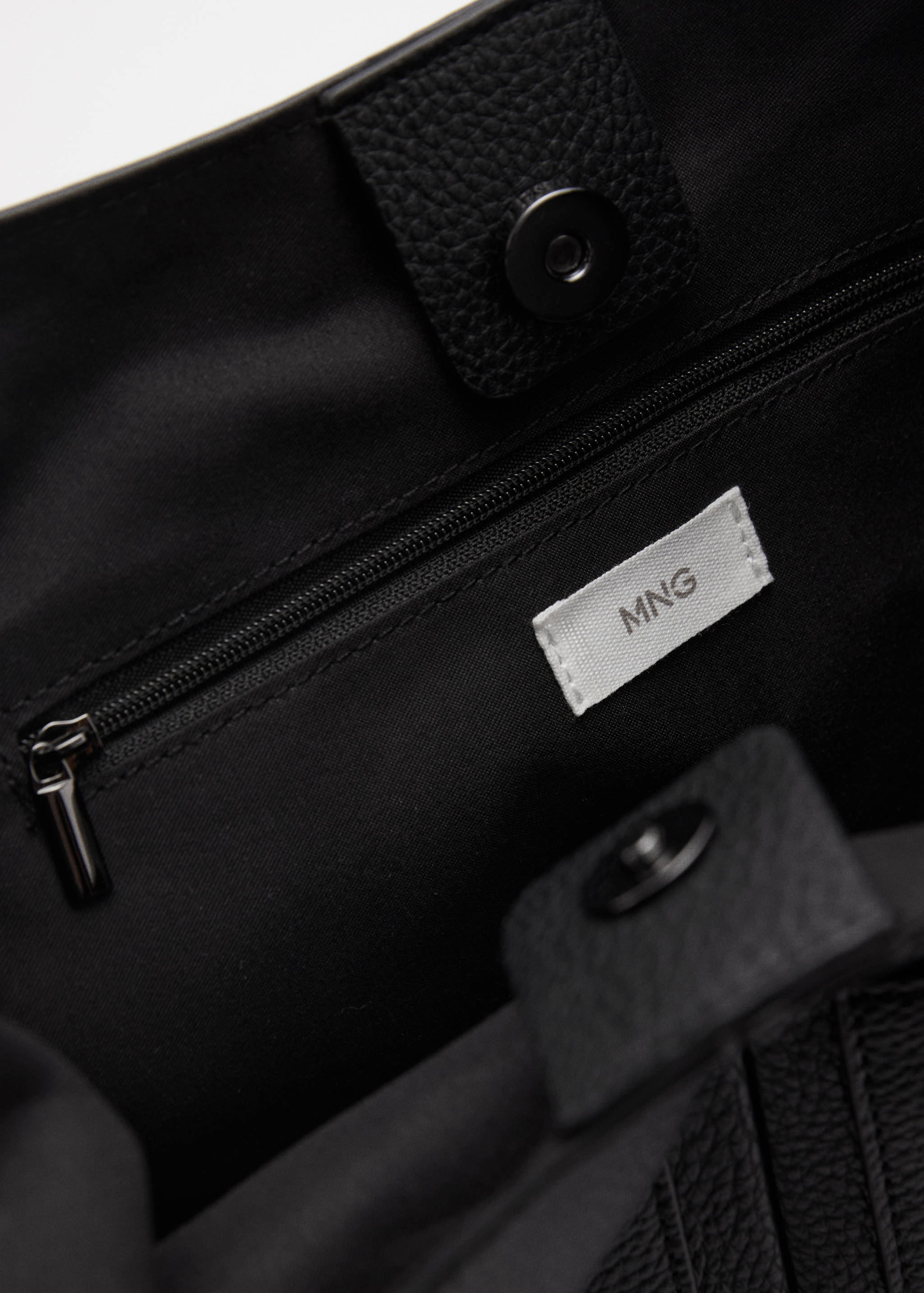 Studs handle bag - Details of the article 2