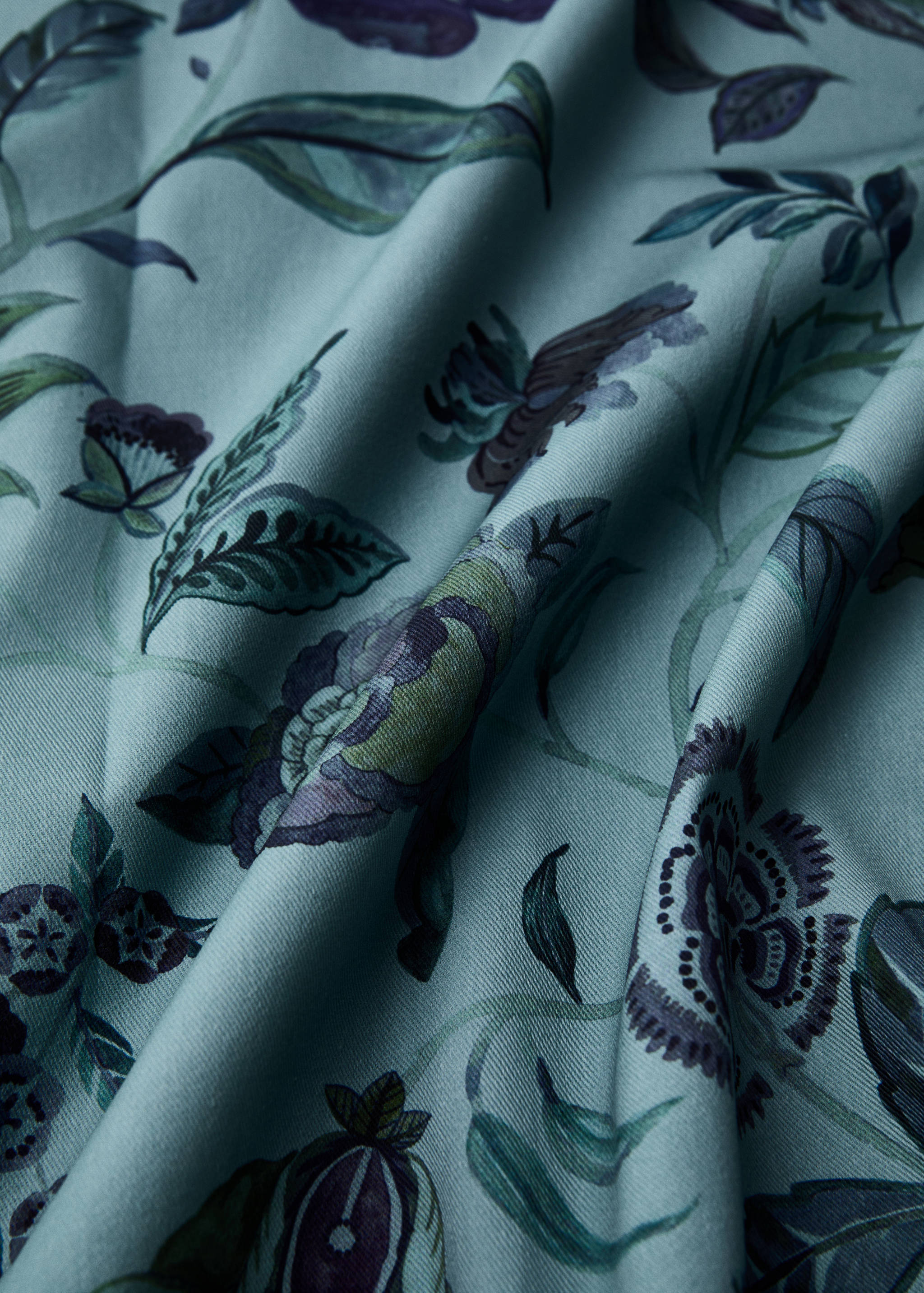 Floral-print cotton tablecloth for 6 to 8 diners - Details of the article 1