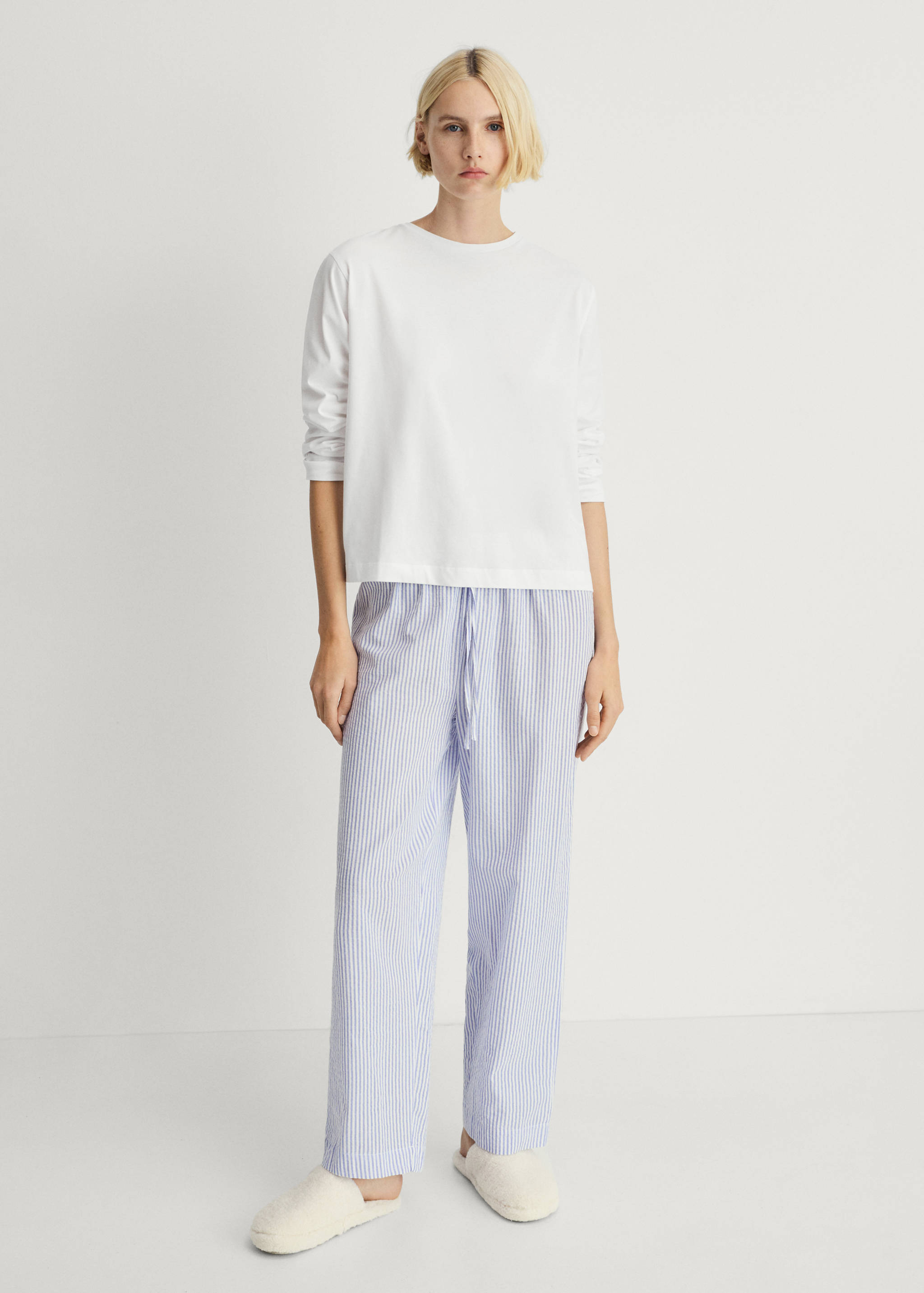 Seersucker striped two-piece pyjamas - General plane