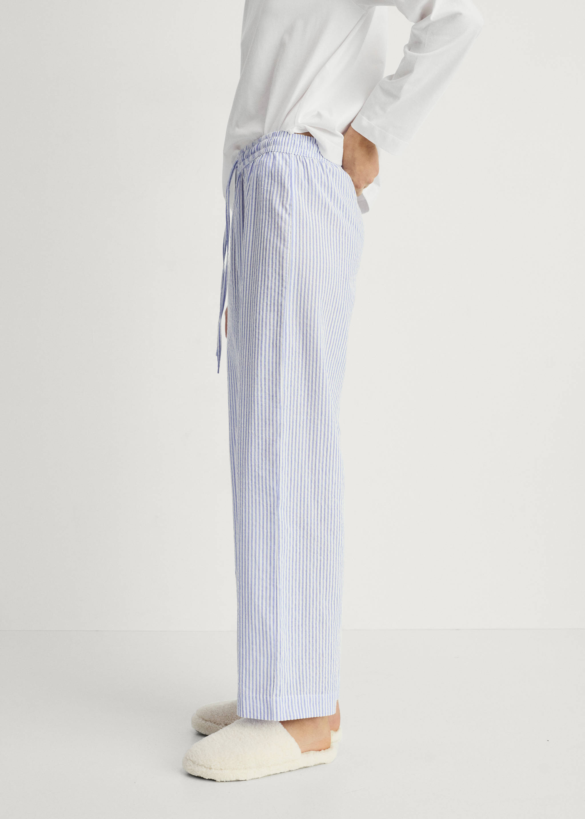 Seersucker striped two-piece pyjamas - Details of the article 1