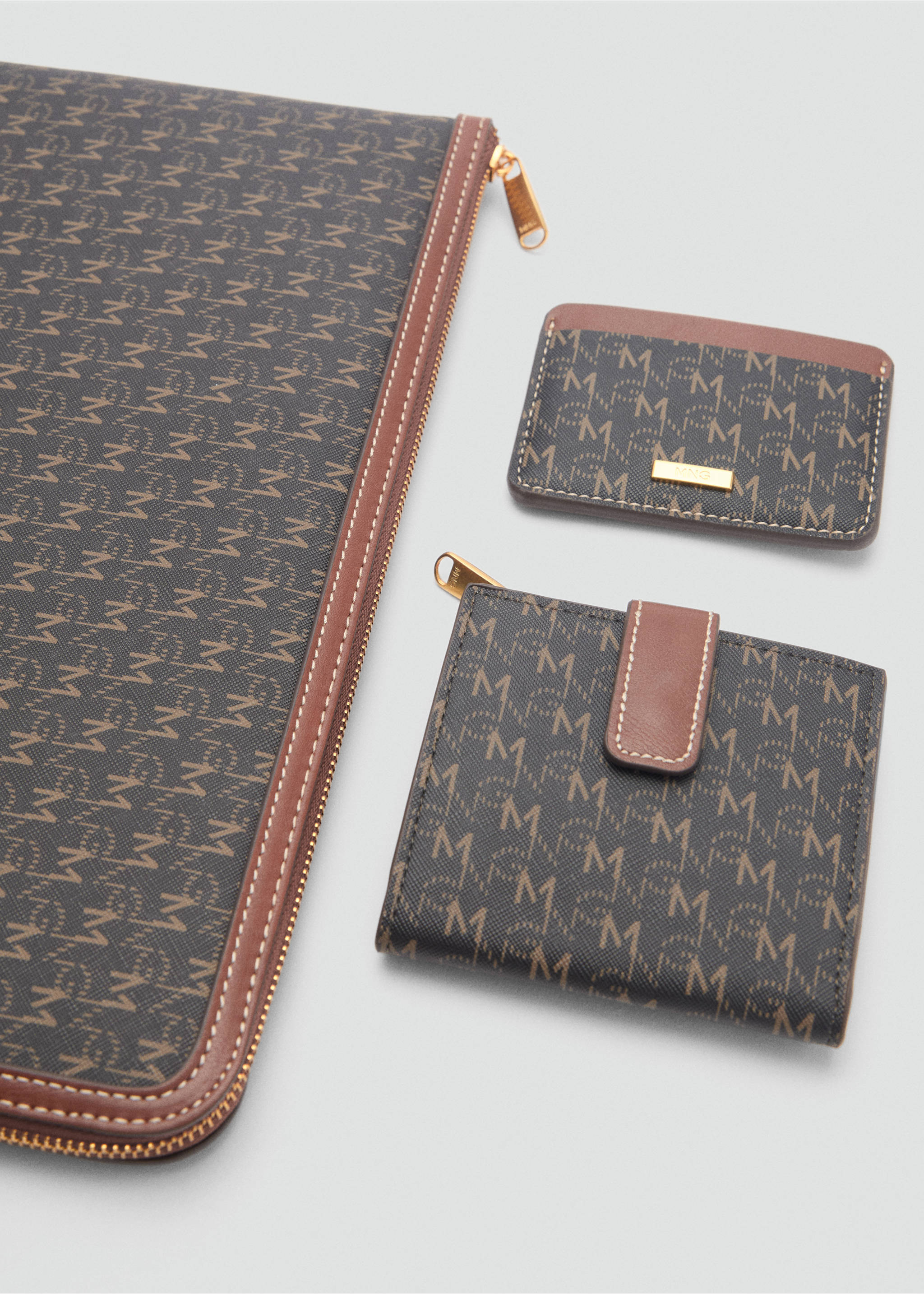 Card holder with printed logo - Details of the article 2, Brown. Ref: 87052895-00.