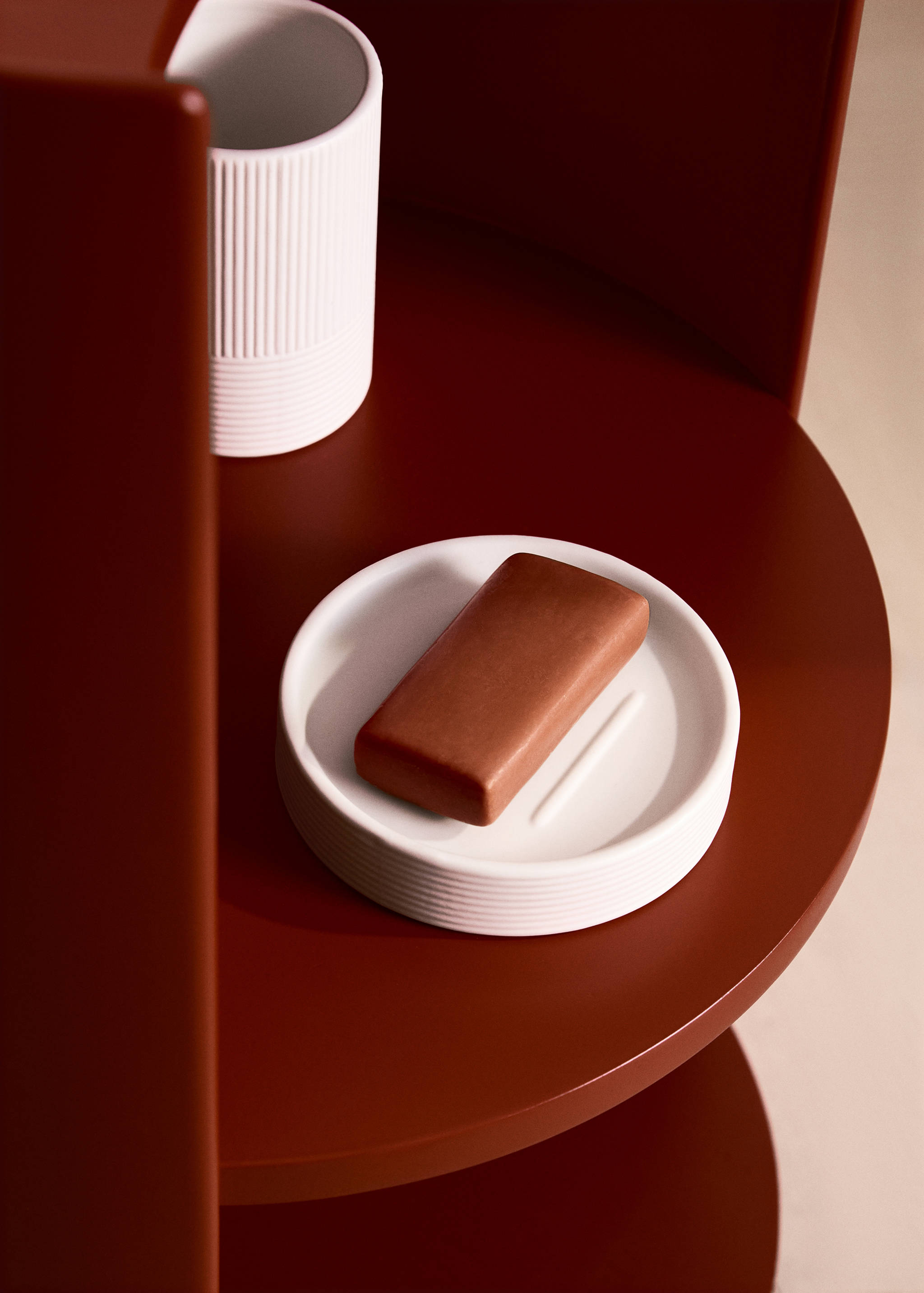 Săpunieră din ceramică în relief - Plan general