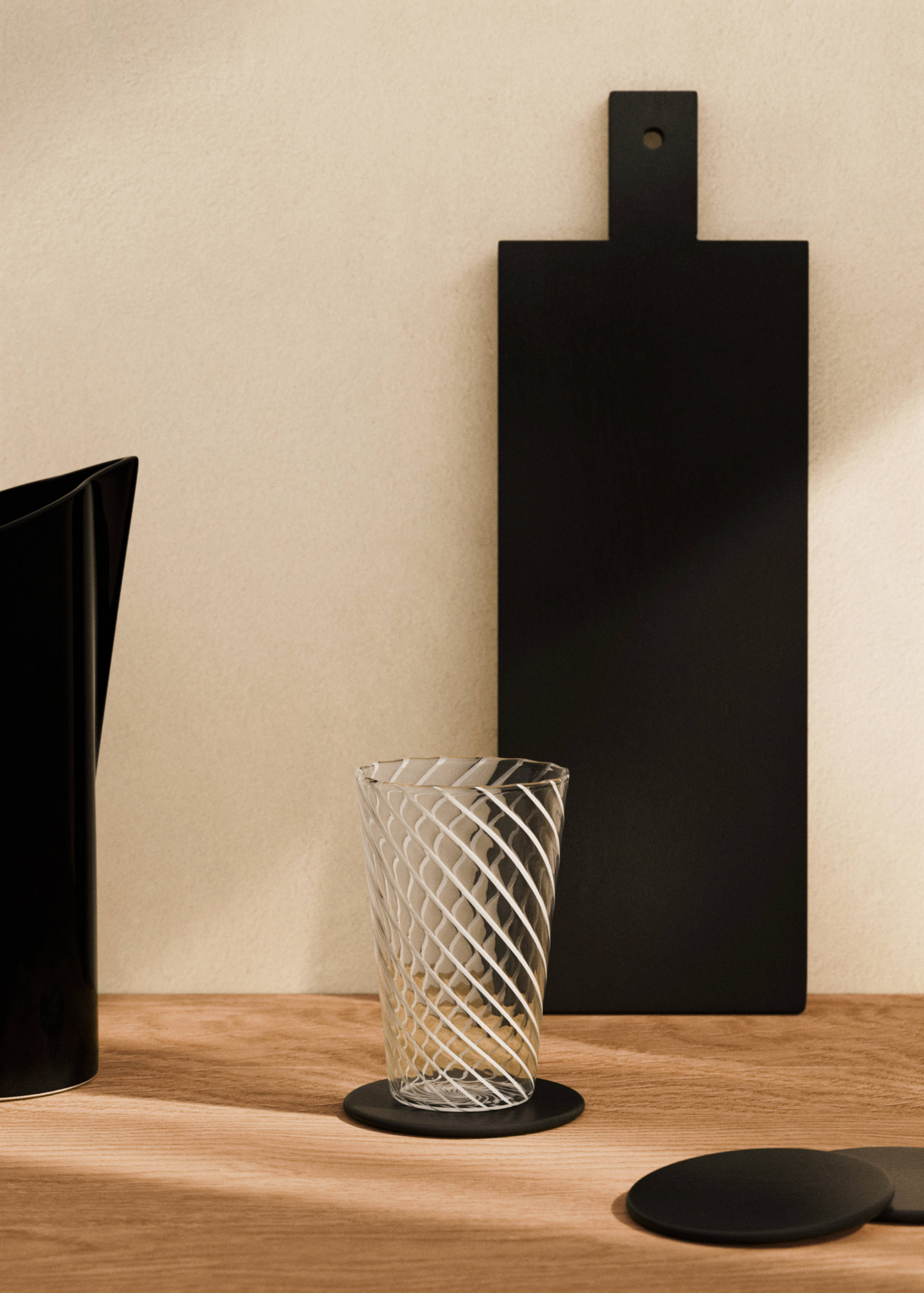 Medium borosilicate glass with coloured spiral - General plane