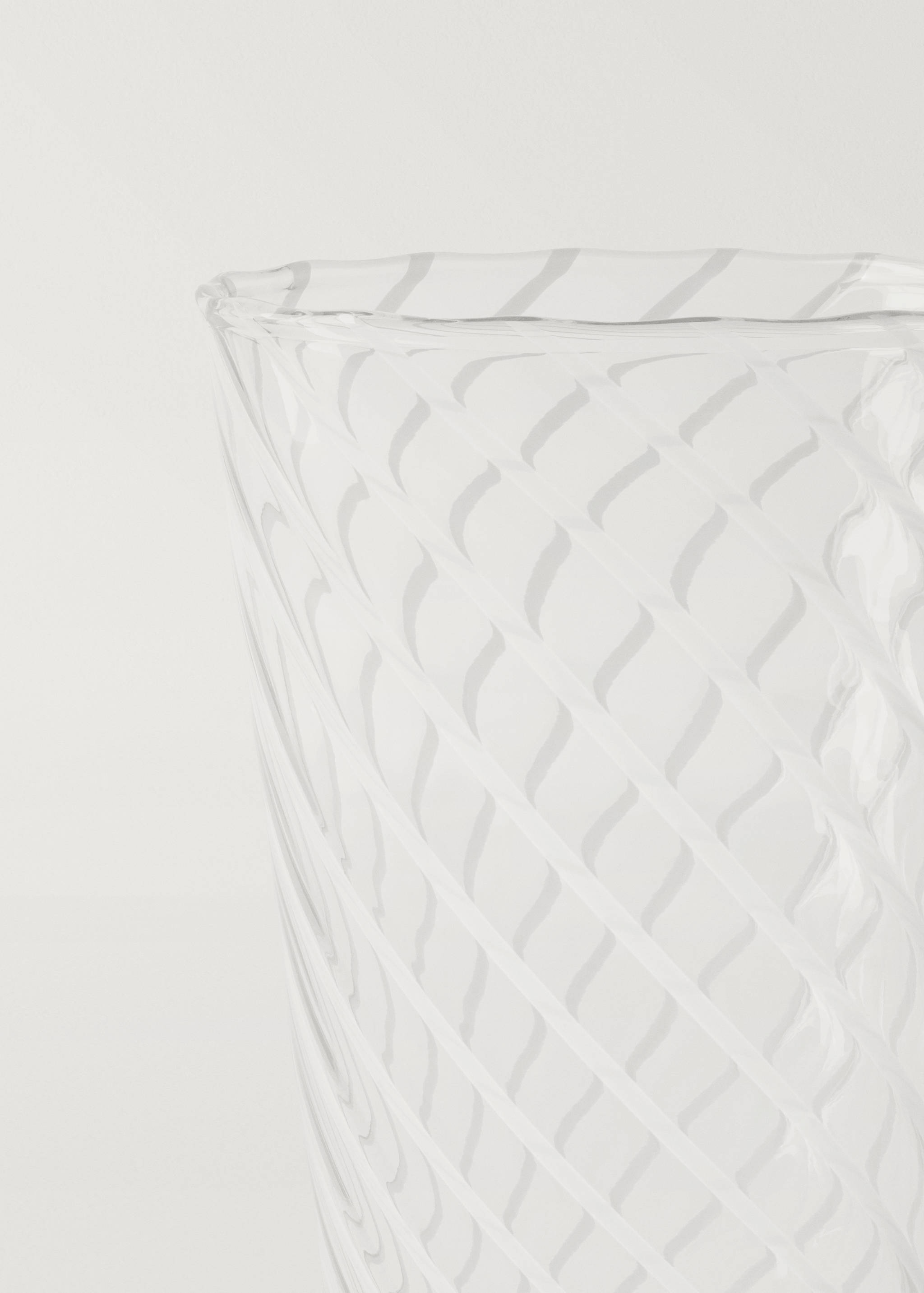 Medium borosilicate glass with coloured spiral - Details of the article 2