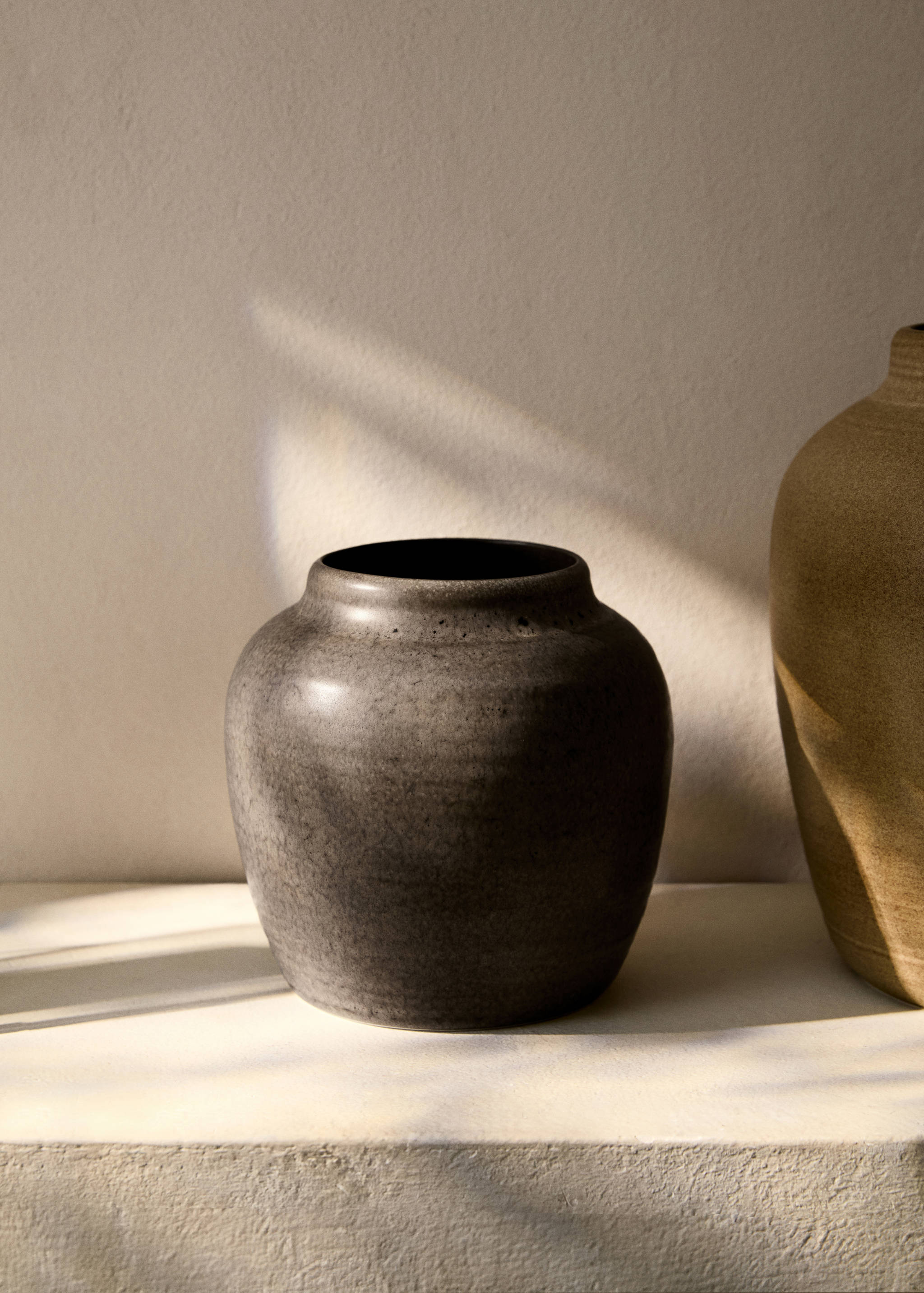 Keramikvase mit bauchigem Design, klein - Allgemeine Ansicht