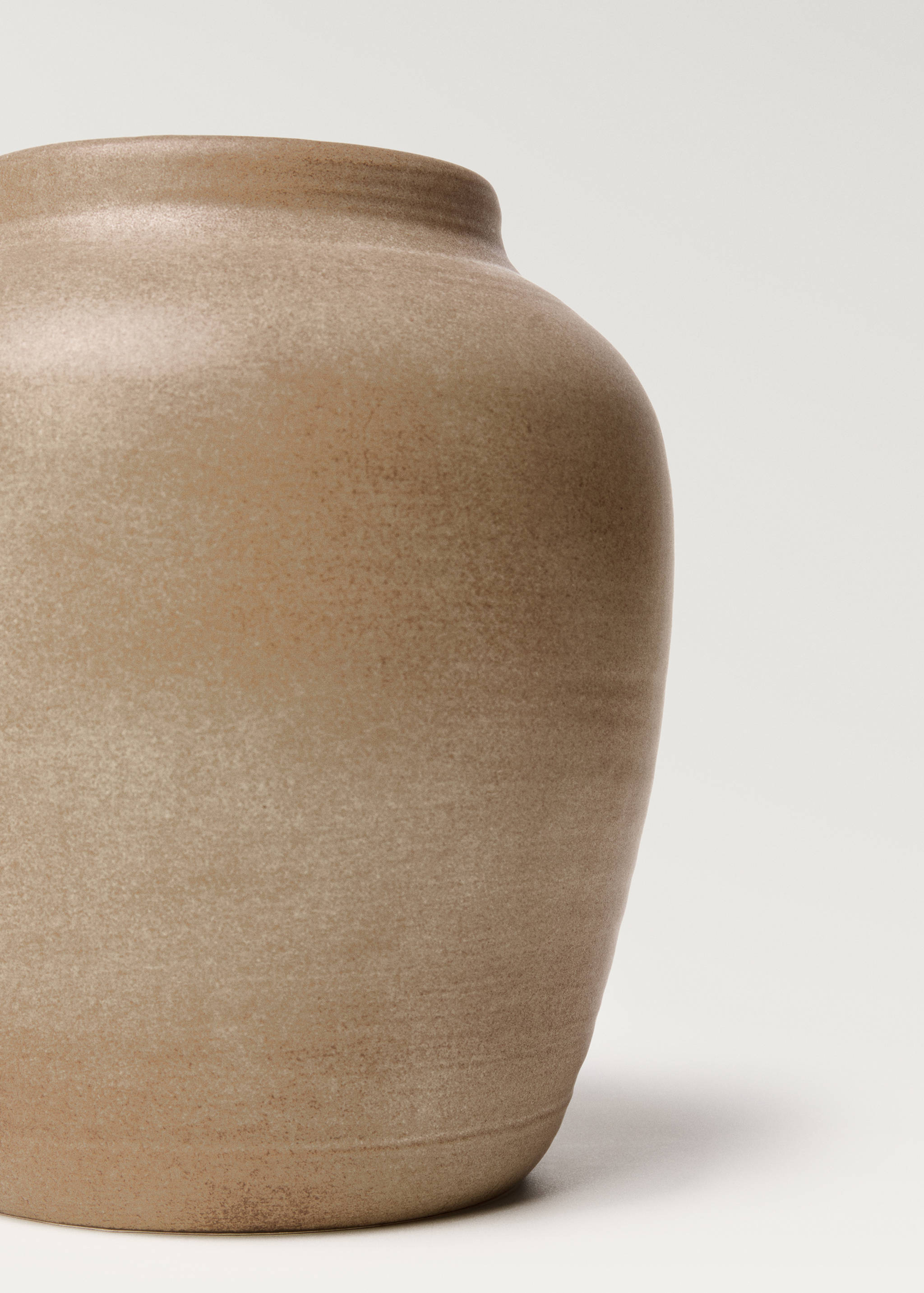 Medium ceramic vase with bulbous design - Details of the article 2