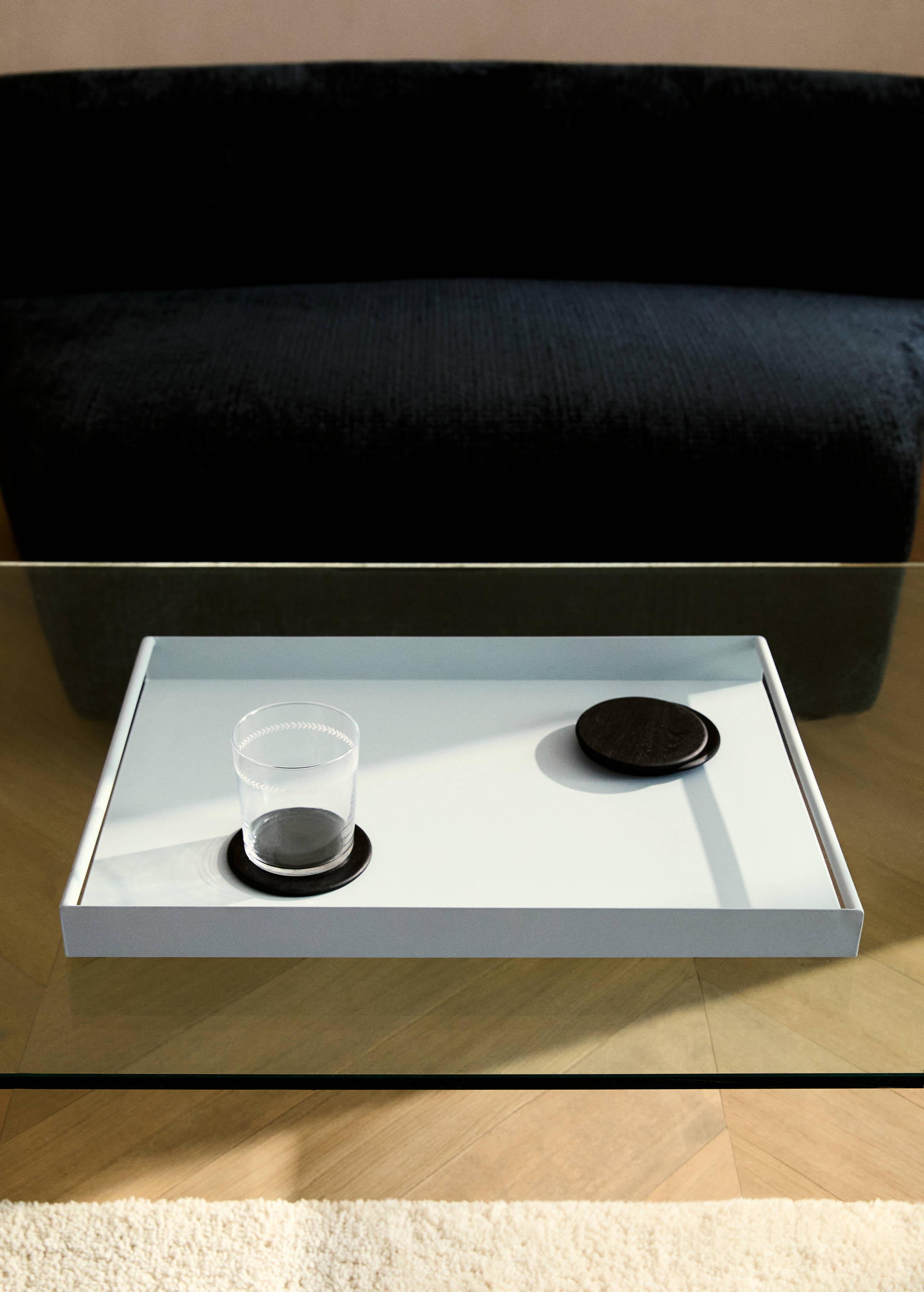 Rectangular metal tray with handles - General plane