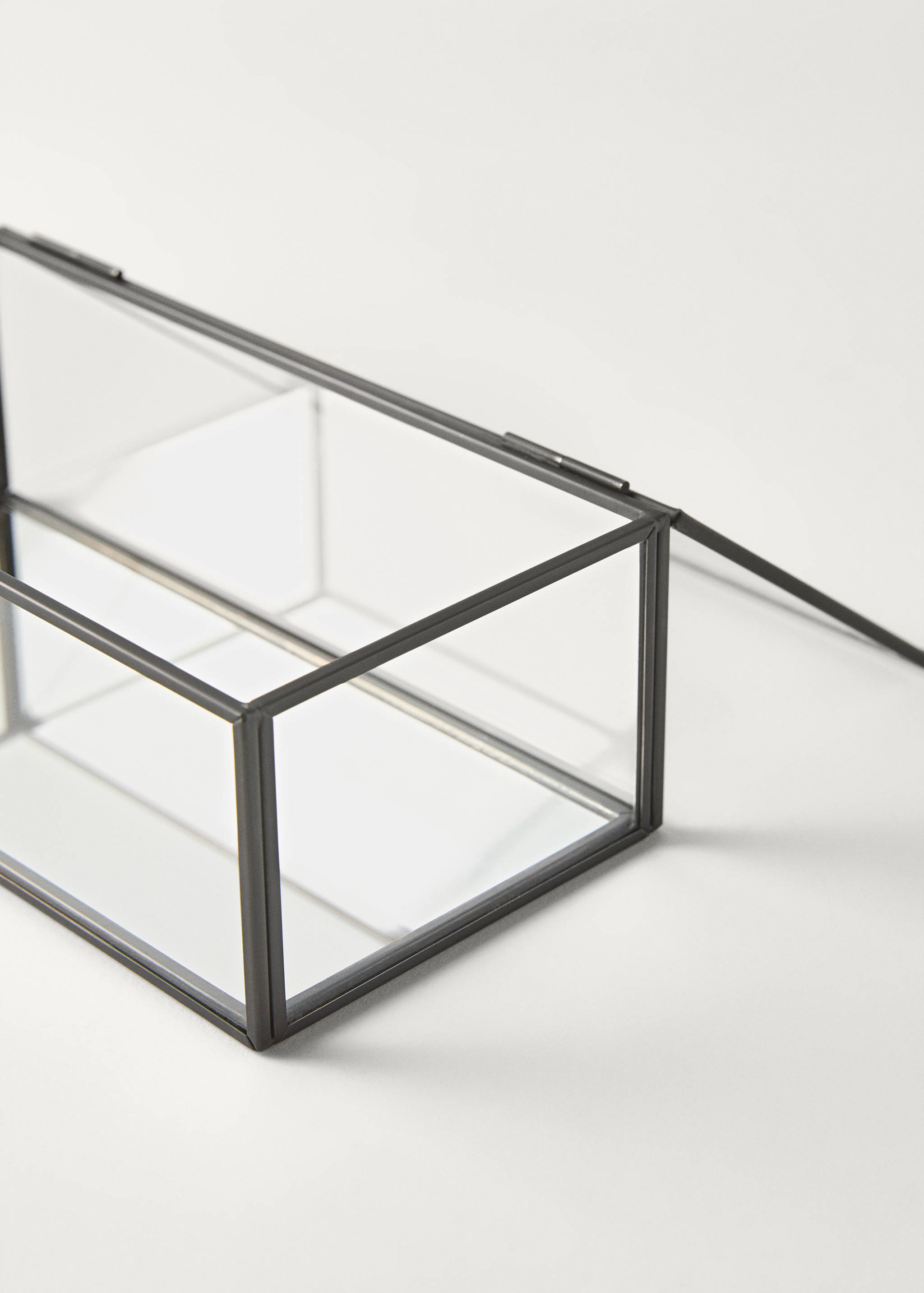 Small glass and metal jewellery box - Details of the article 1