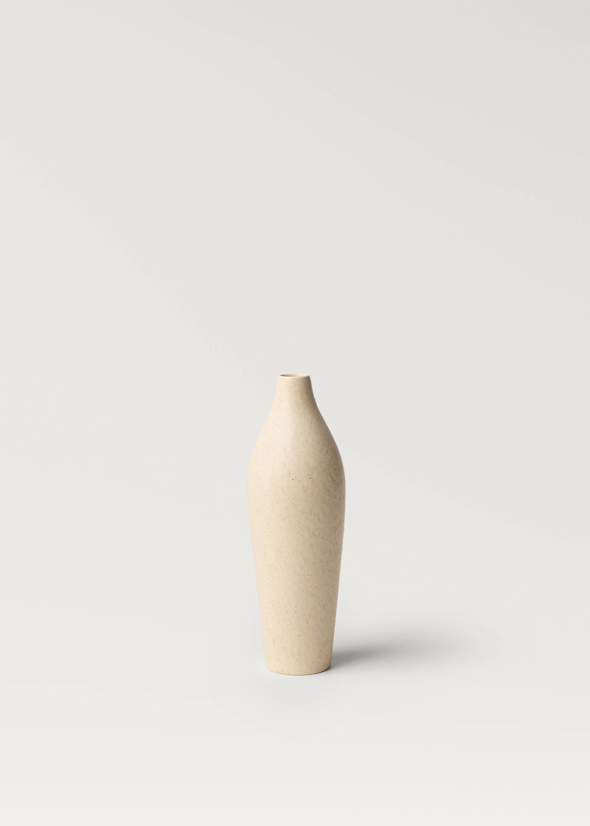 Small china vase with elongated design - Article without model