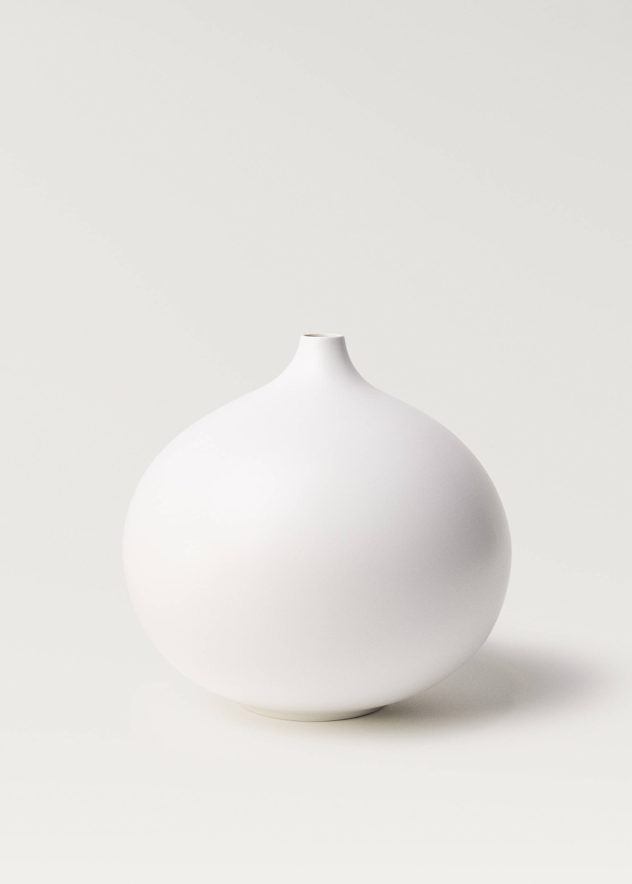 Round earthenware vase - Article without model