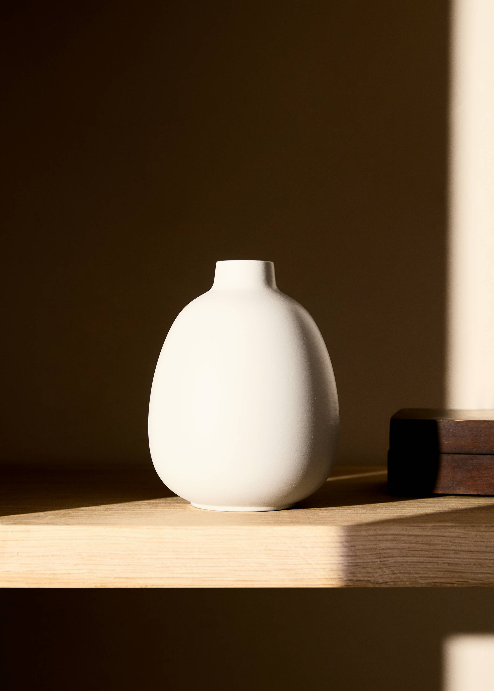 Small earthenware vase - General plane